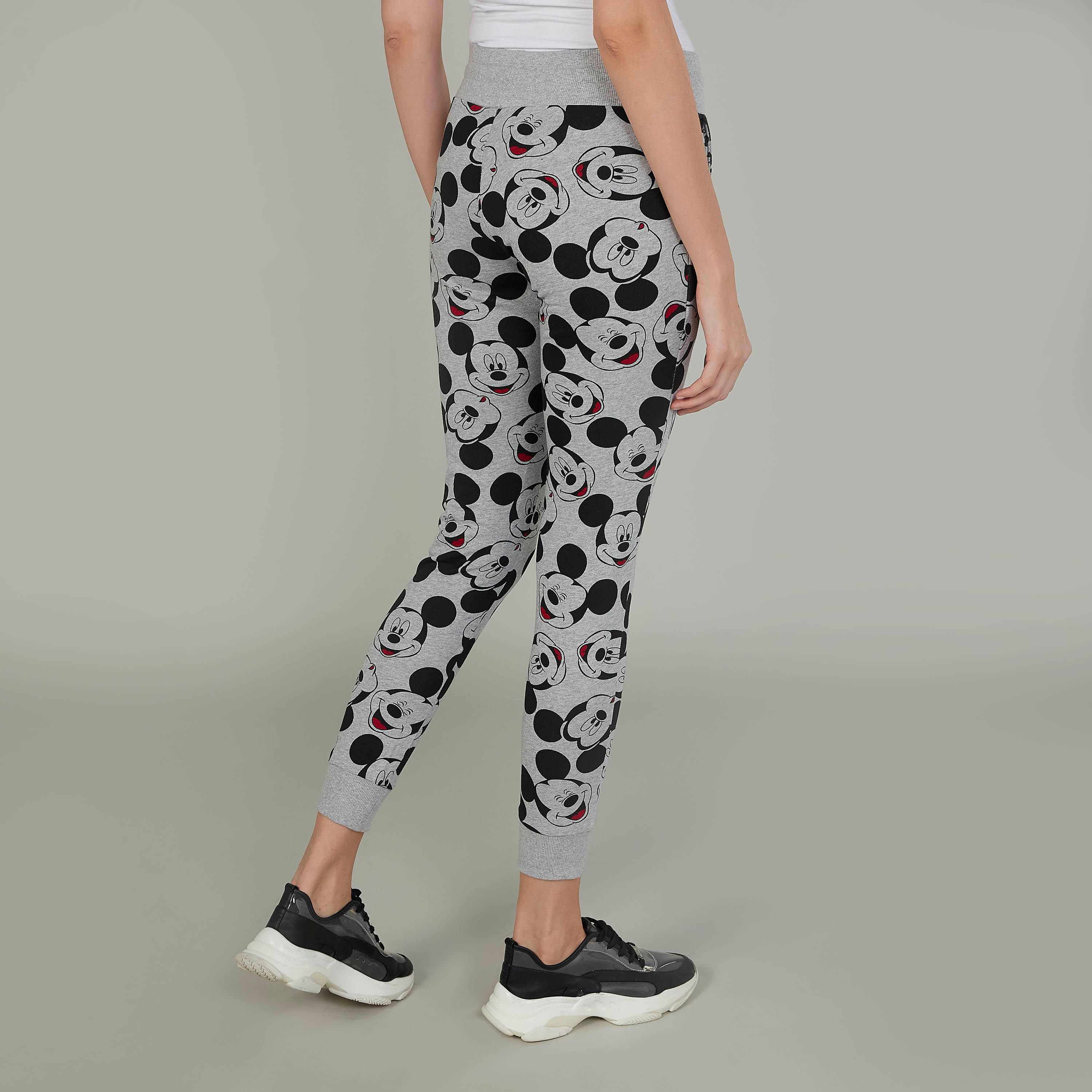 بنطلون رياضي بخصر مطّاطي وجيوب وطبعات ميكي ماوس-women-clothing-bottoms-joggers-image-4
