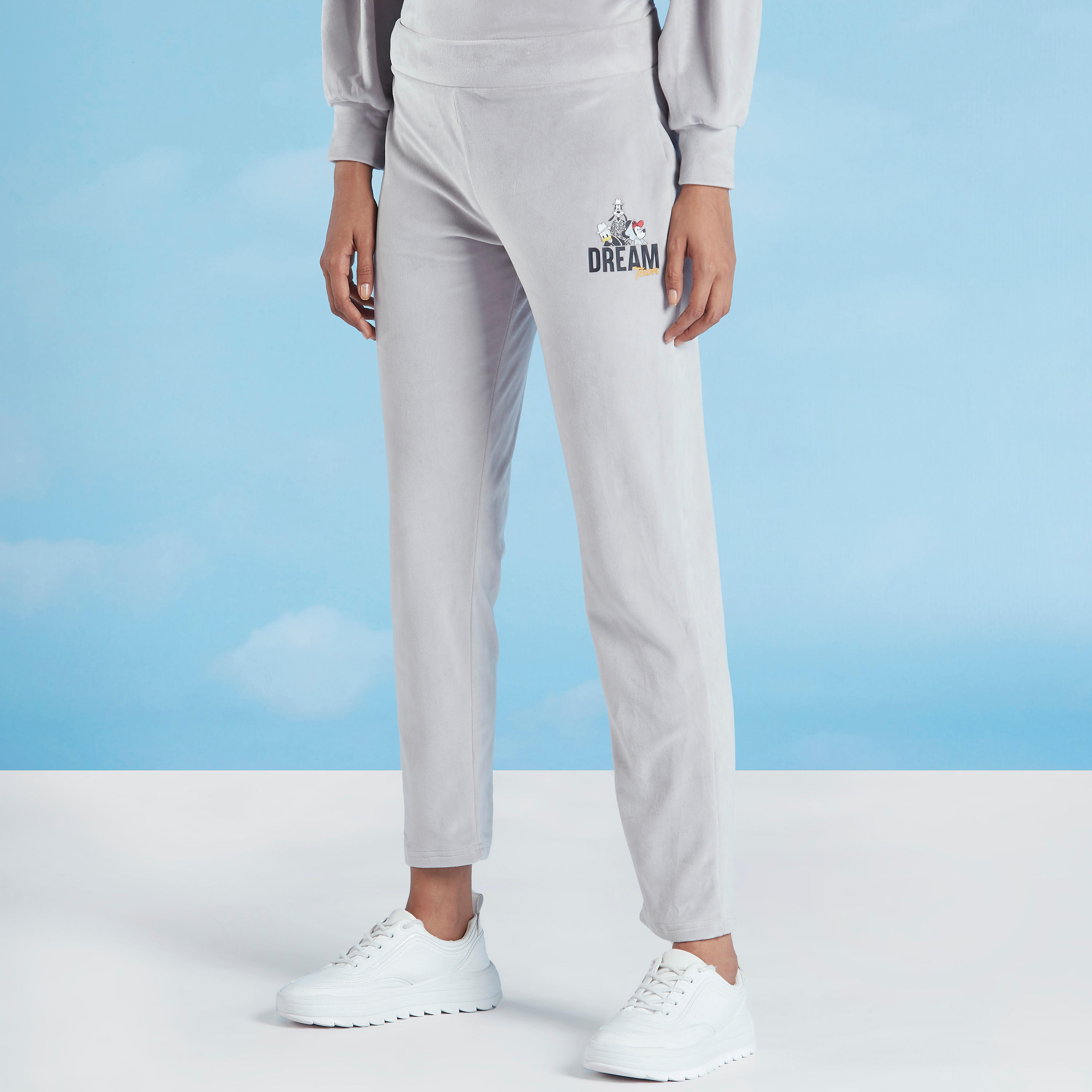بنطلون بخصر مطاطي متوسط الإرتفاع وطبعات ميكي ماوس-women-clothing-bottoms-trousers-image-1