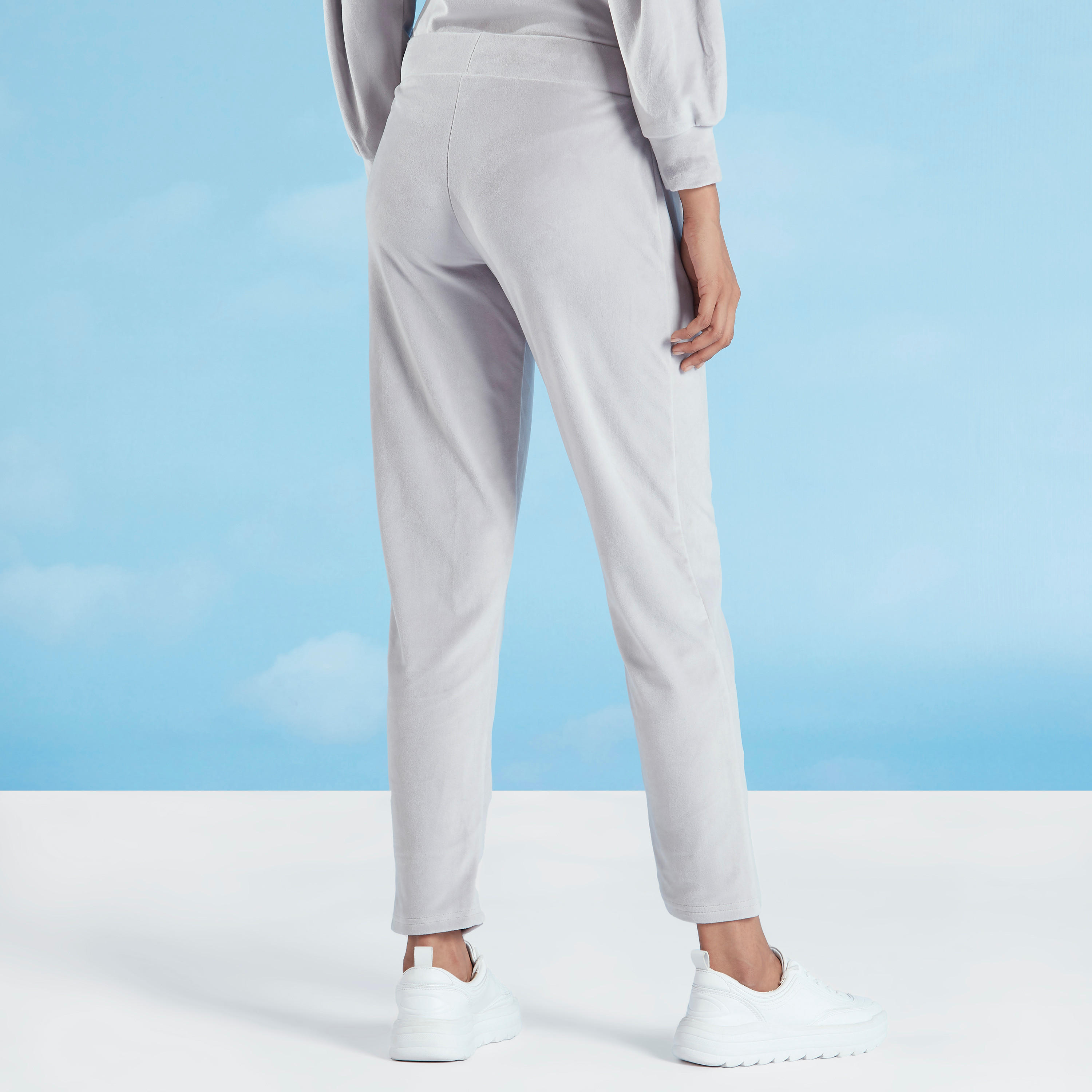 بنطلون بخصر مطاطي متوسط الإرتفاع وطبعات ميكي ماوس-women-clothing-bottoms-trousers-image-5