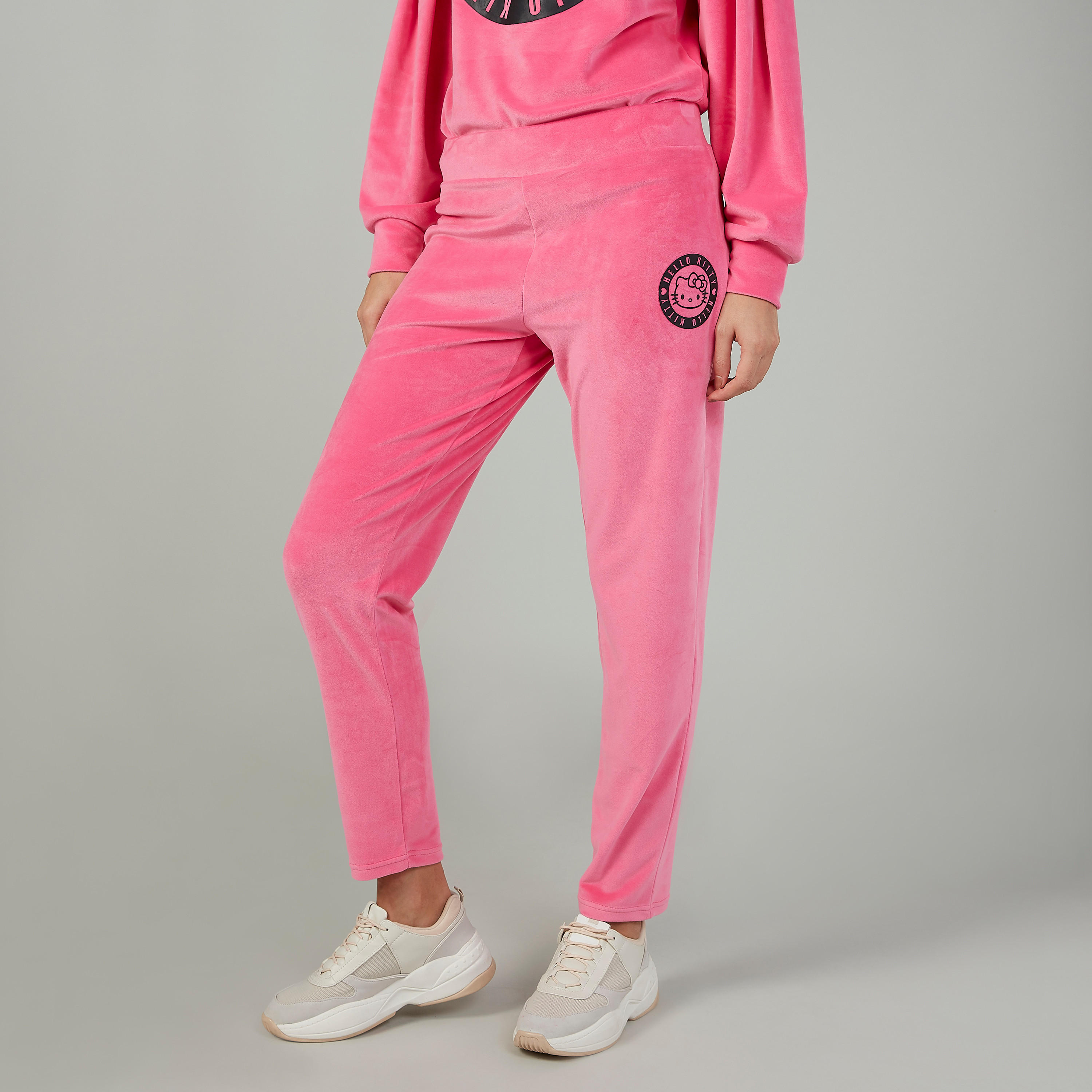 بنطلون بخصر مطاطي متوسط الإرتفاع وطبعات ميكي ماوس-women-clothing-bottoms-trousers-image-1