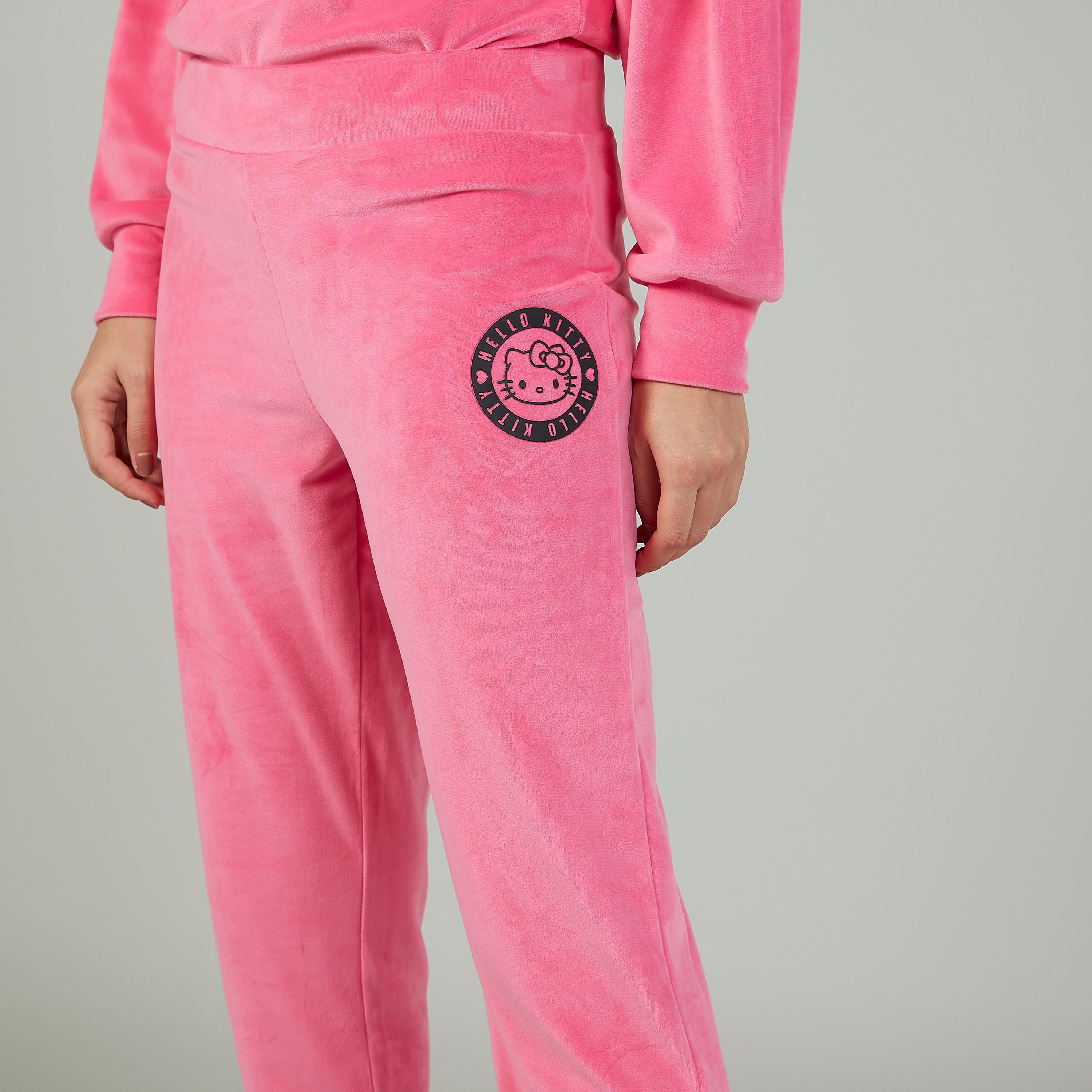 بنطلون بخصر مطاطي متوسط الإرتفاع وطبعات ميكي ماوس-women-clothing-bottoms-trousers-image-3
