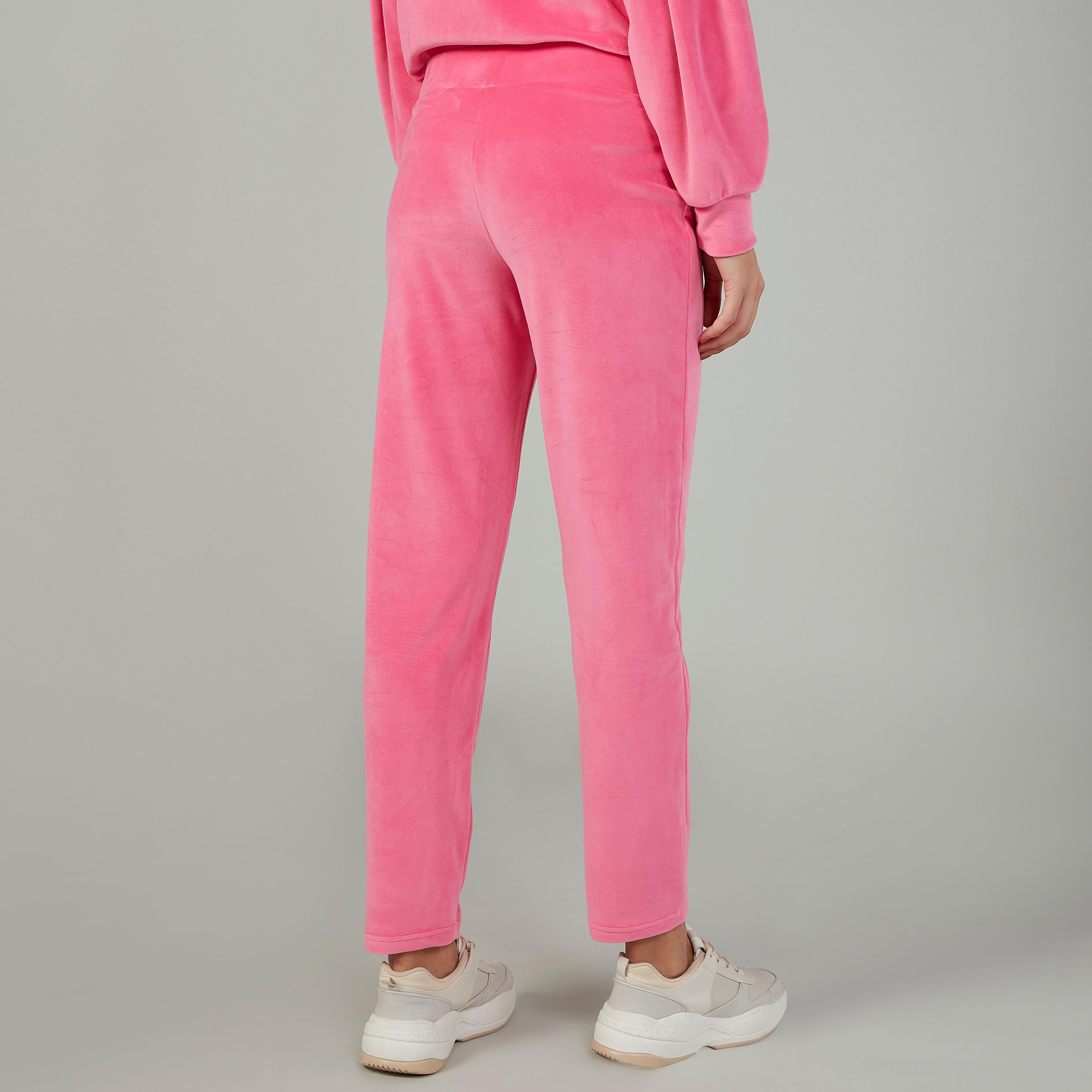 بنطلون بخصر مطاطي متوسط الإرتفاع وطبعات ميكي ماوس-women-clothing-bottoms-trousers-image-4