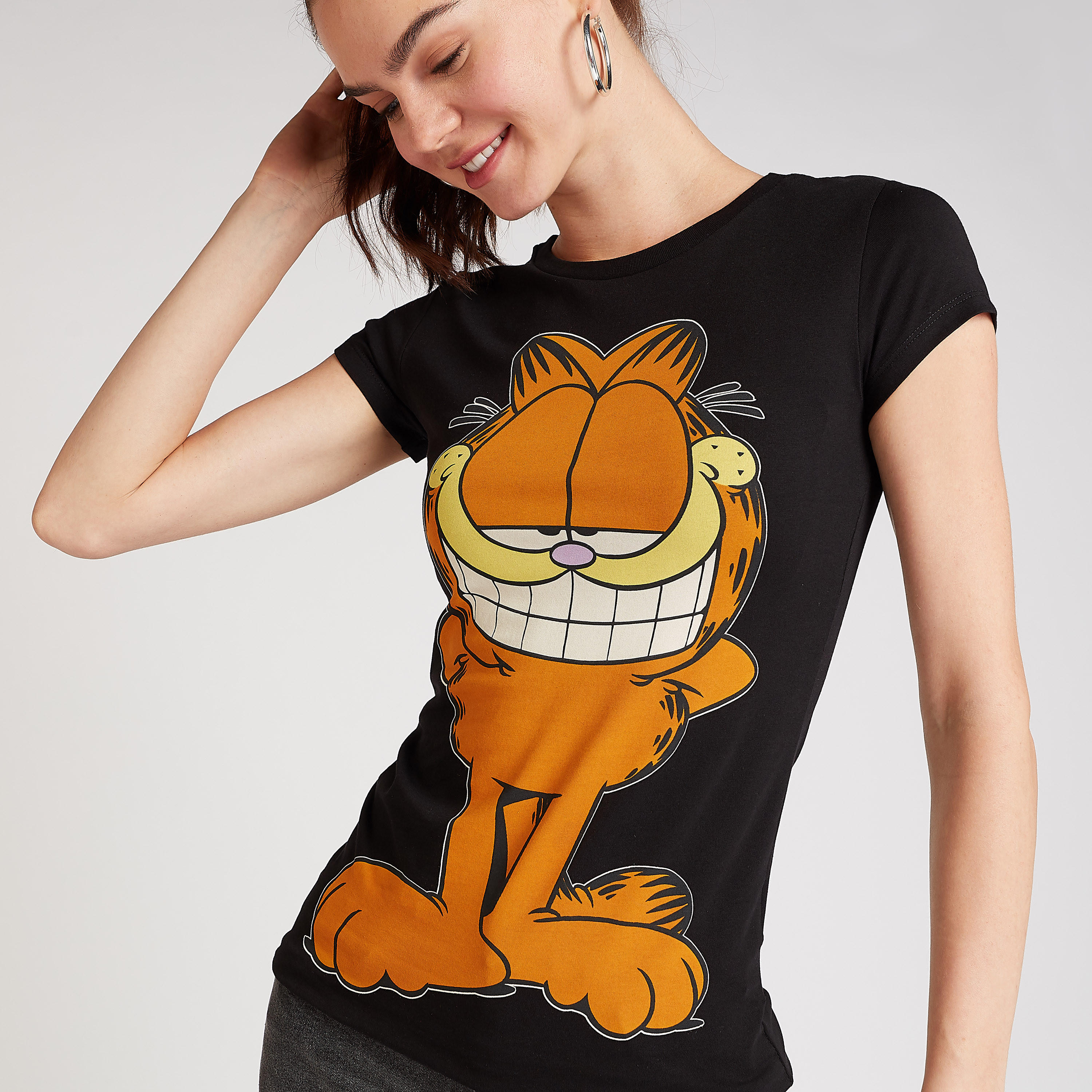 تيشيرت بياقة ضيّقة وأكمام كاب وطبعات غارفيد-women-clothing-tshirts-image-3