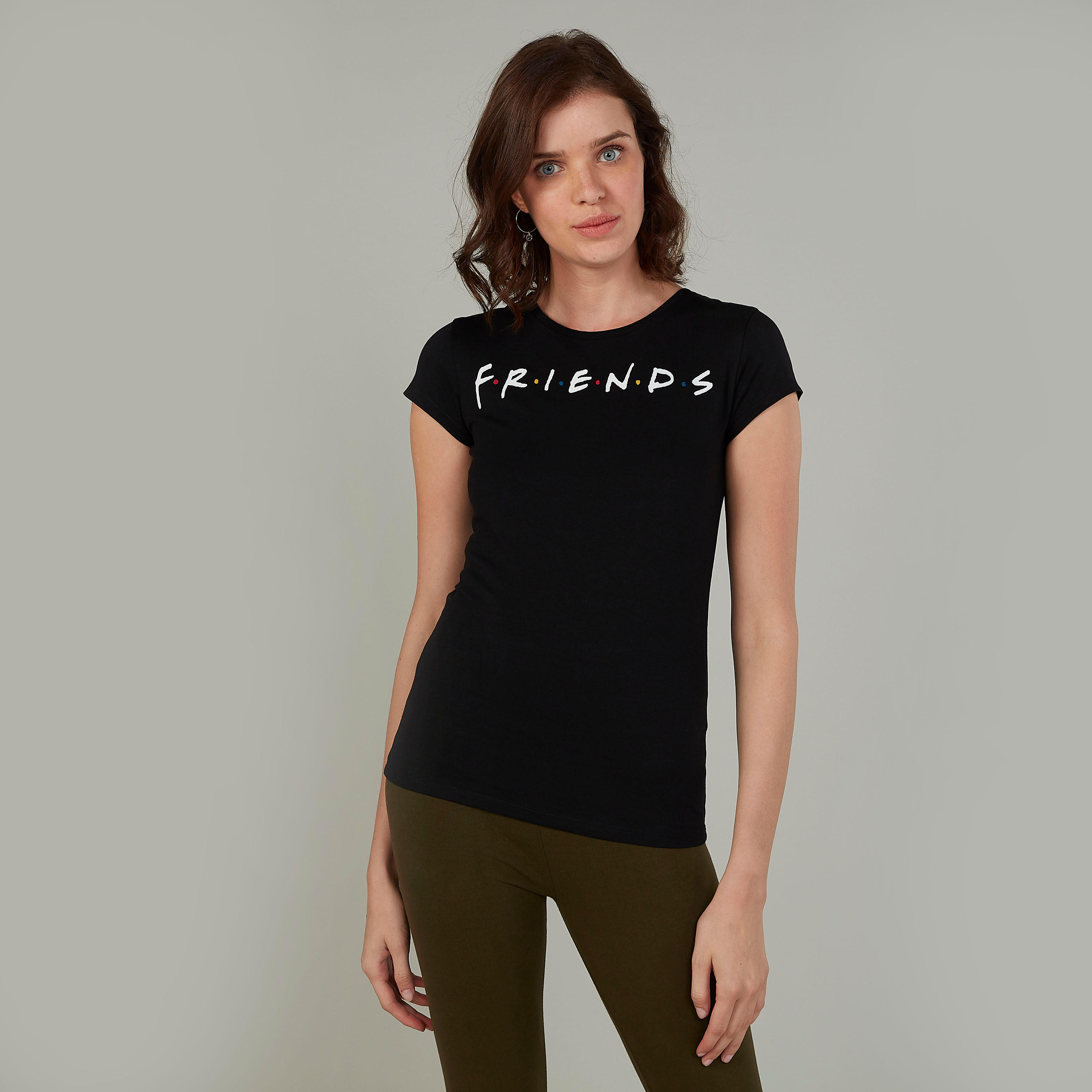تيشيرت مستدام سكيني بأكمام قصيرة وطبعات فريندز -women-clothing-tshirts-image-1