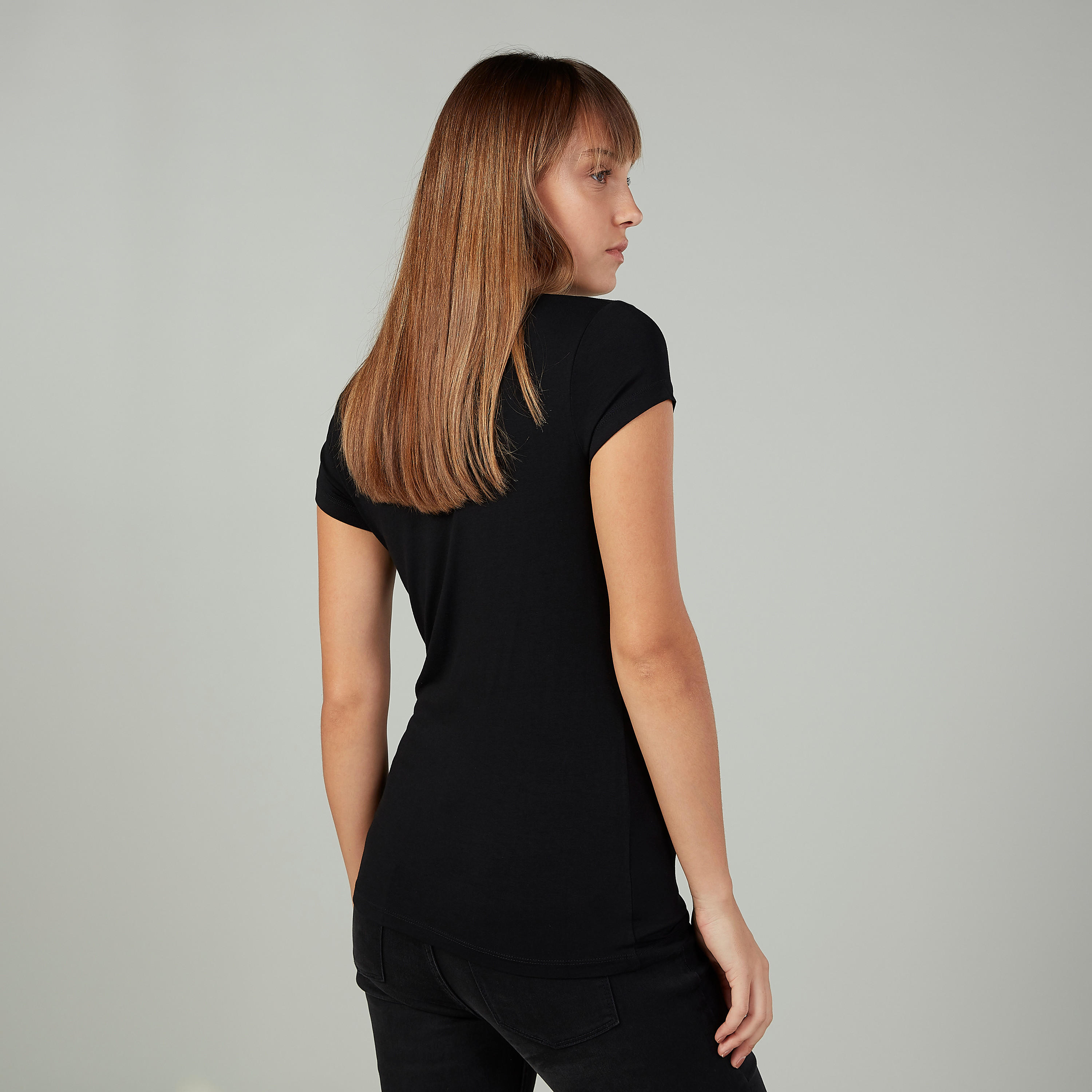 تيشيرت مستدام سكيني بياقة مستديرة وطبعات لوني تيونز-women-clothing-tshirts-image-4