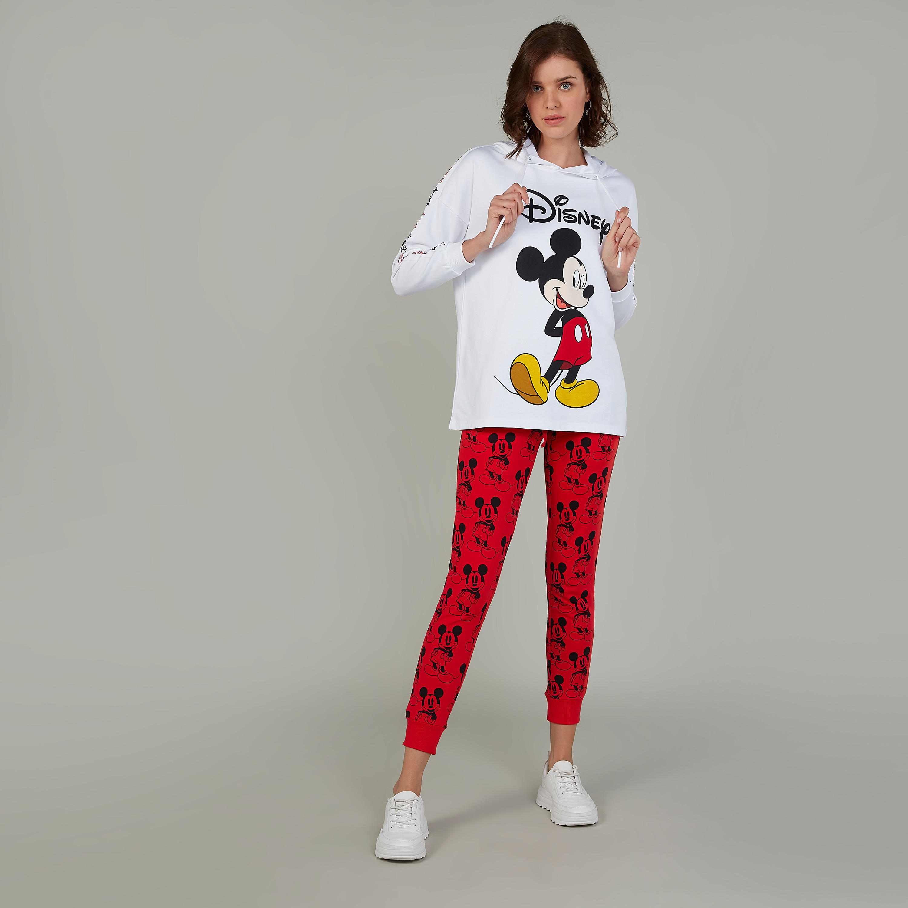 تيشيرت مستدام سكيني بقبعة وطبعات ميكي ماوس-women-clothing-tshirts-image-2
