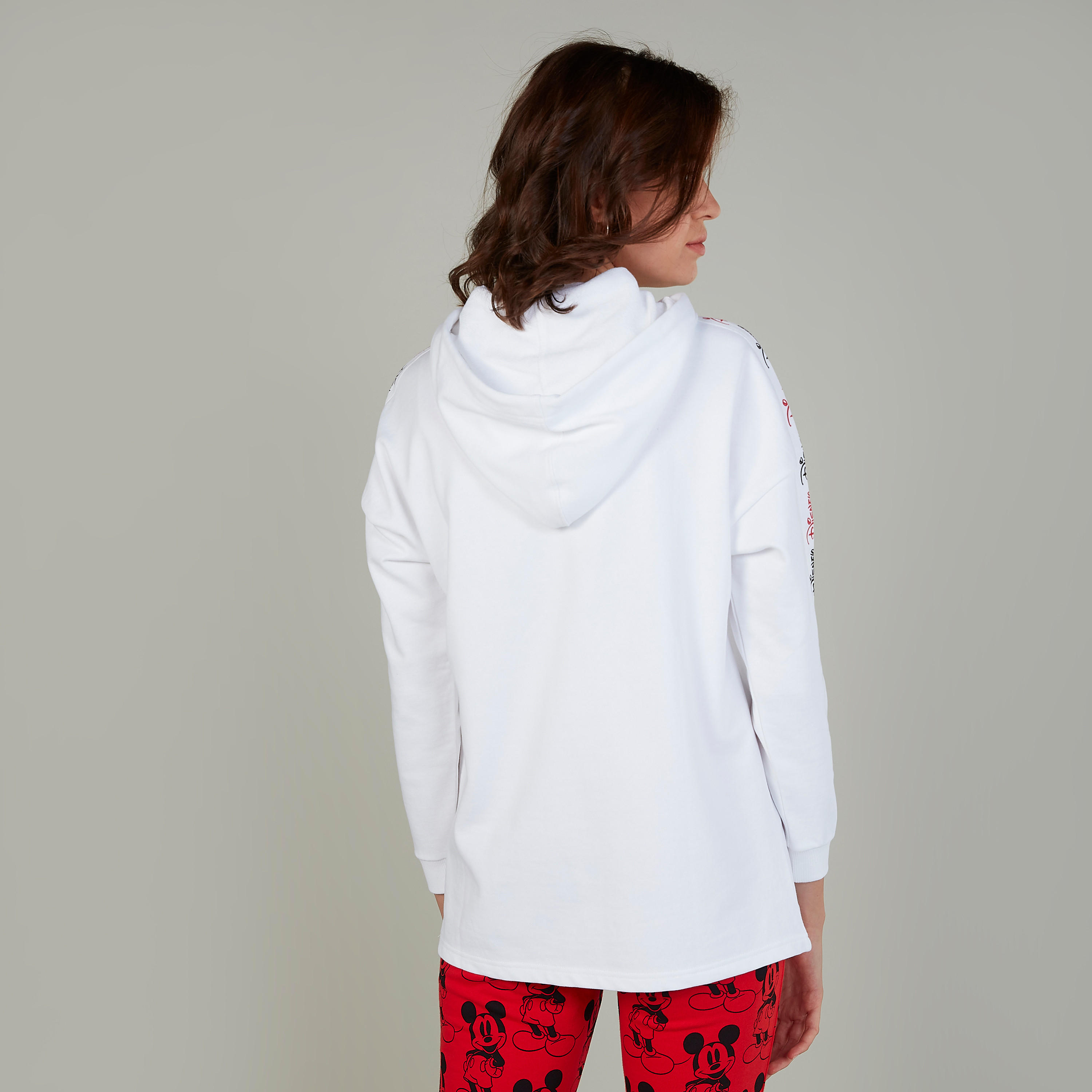 تيشيرت مستدام سكيني بقبعة وطبعات ميكي ماوس-women-clothing-tshirts-image-4
