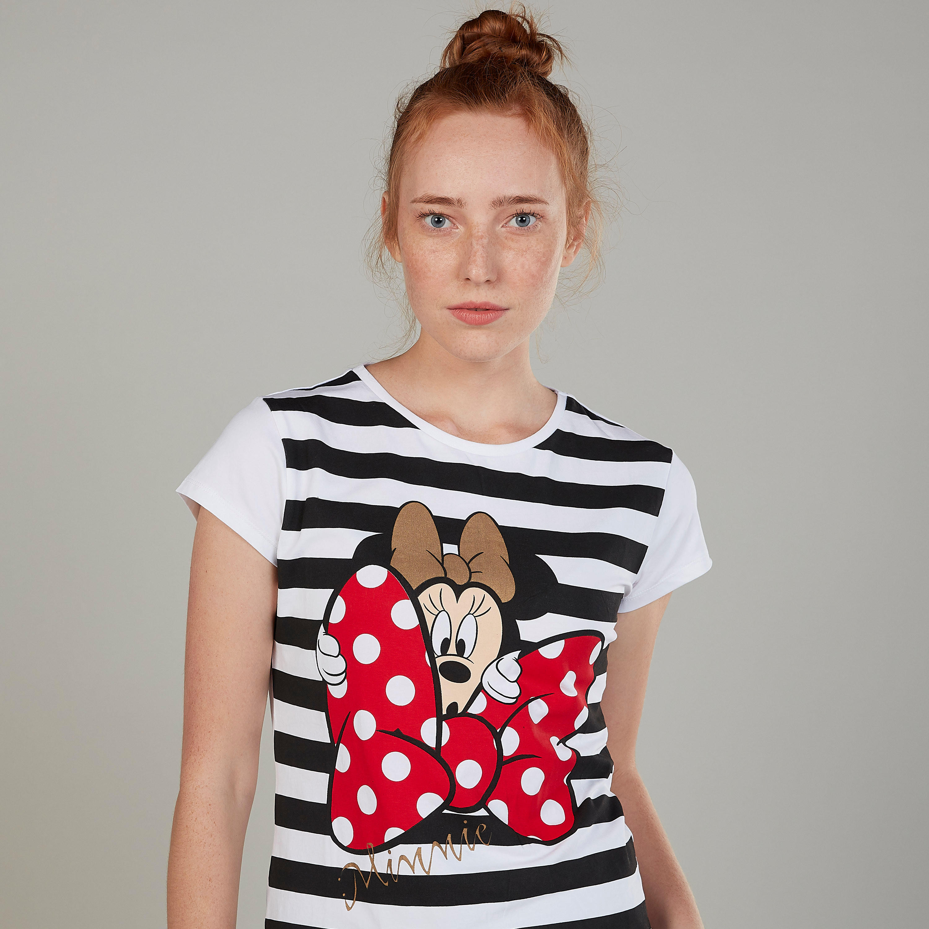تيشيرت مستدام سكيني فيت بياقة ضيّقة وطبعات ميني ماوس-women-clothing-tshirts-image-3