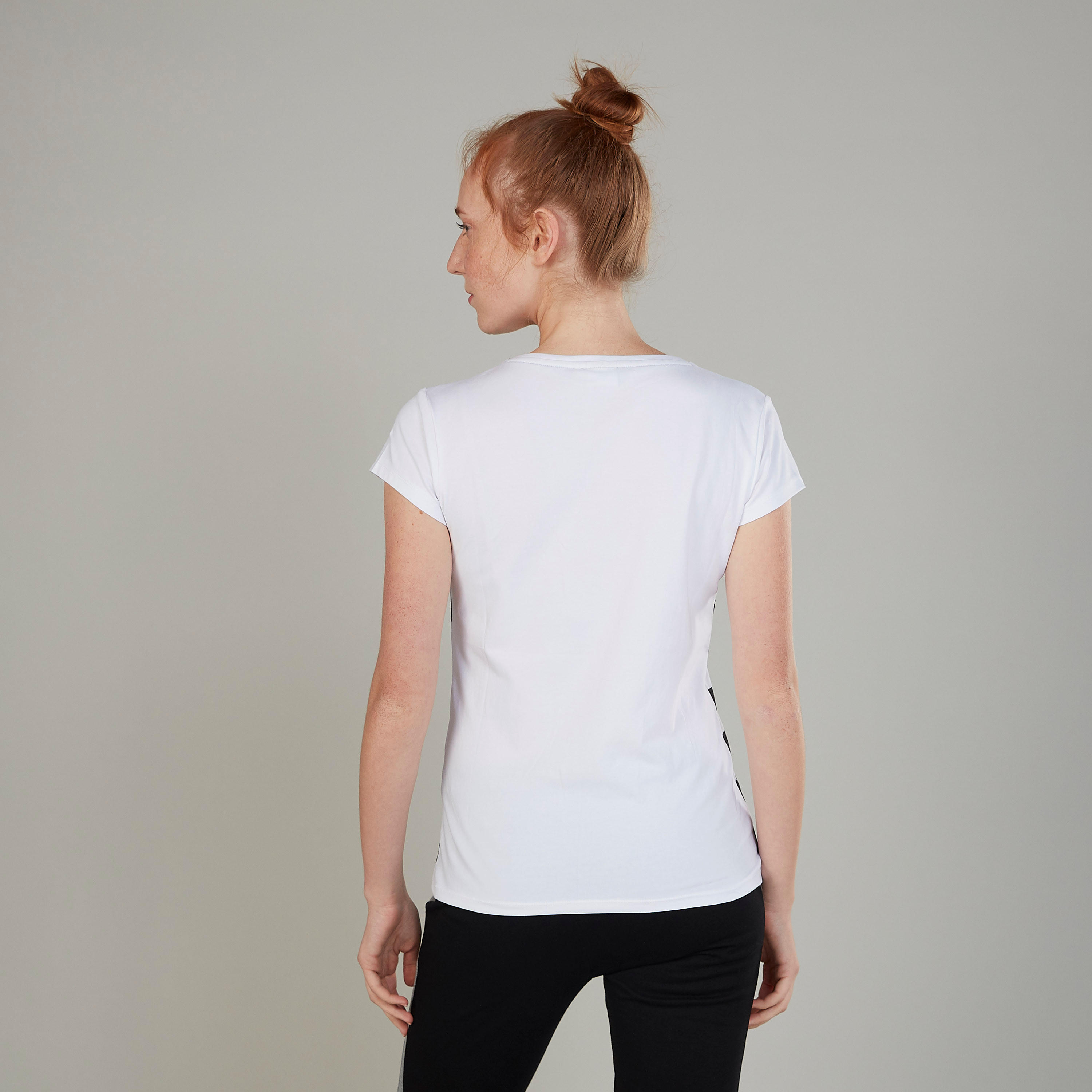تيشيرت مستدام سكيني فيت بياقة ضيّقة وطبعات ميني ماوس-women-clothing-tshirts-image-4