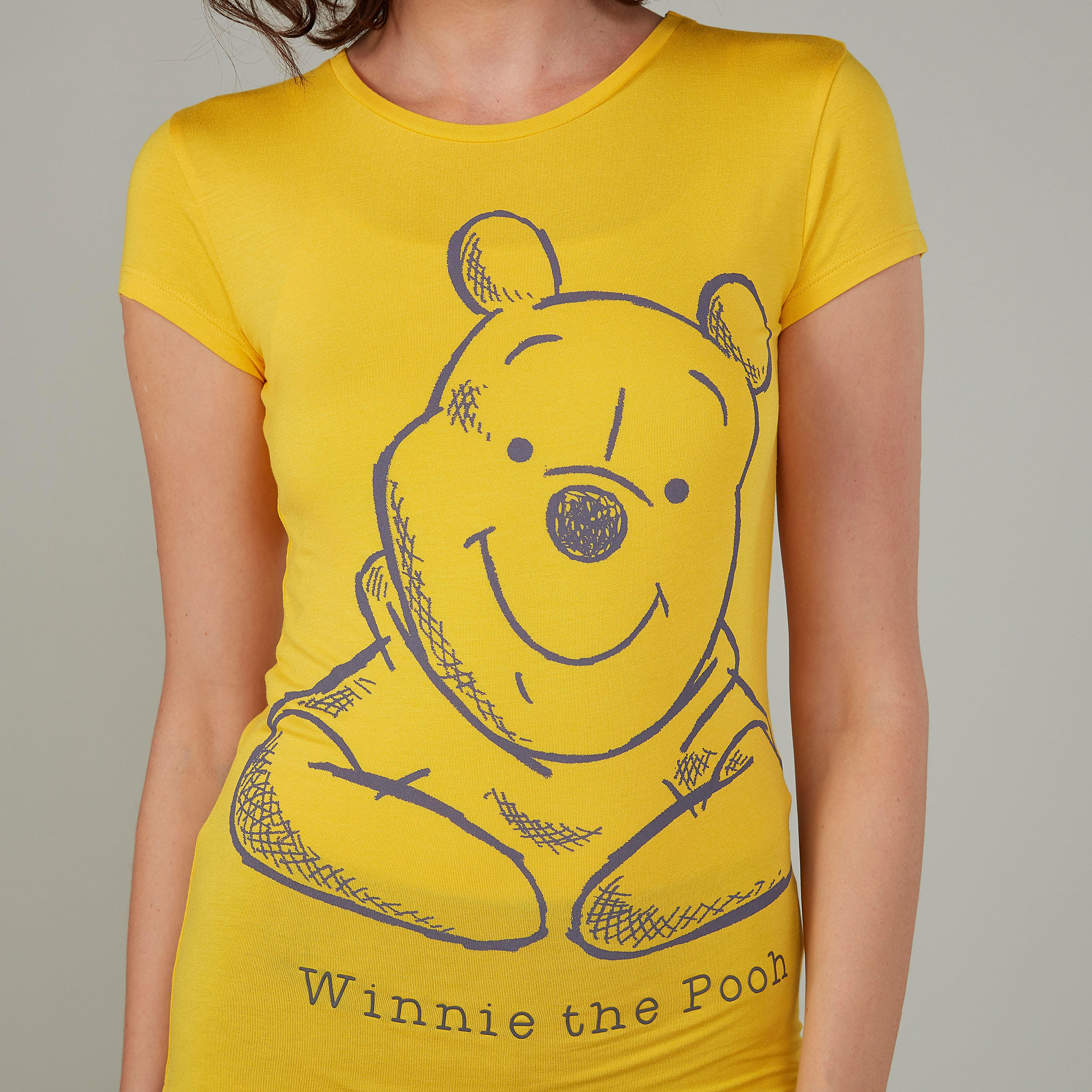 تيشيرت سكيني بأكمام كاب وطبعات ويني ذا بوه من خامات مستدامة-women-clothing-tshirts-image-3