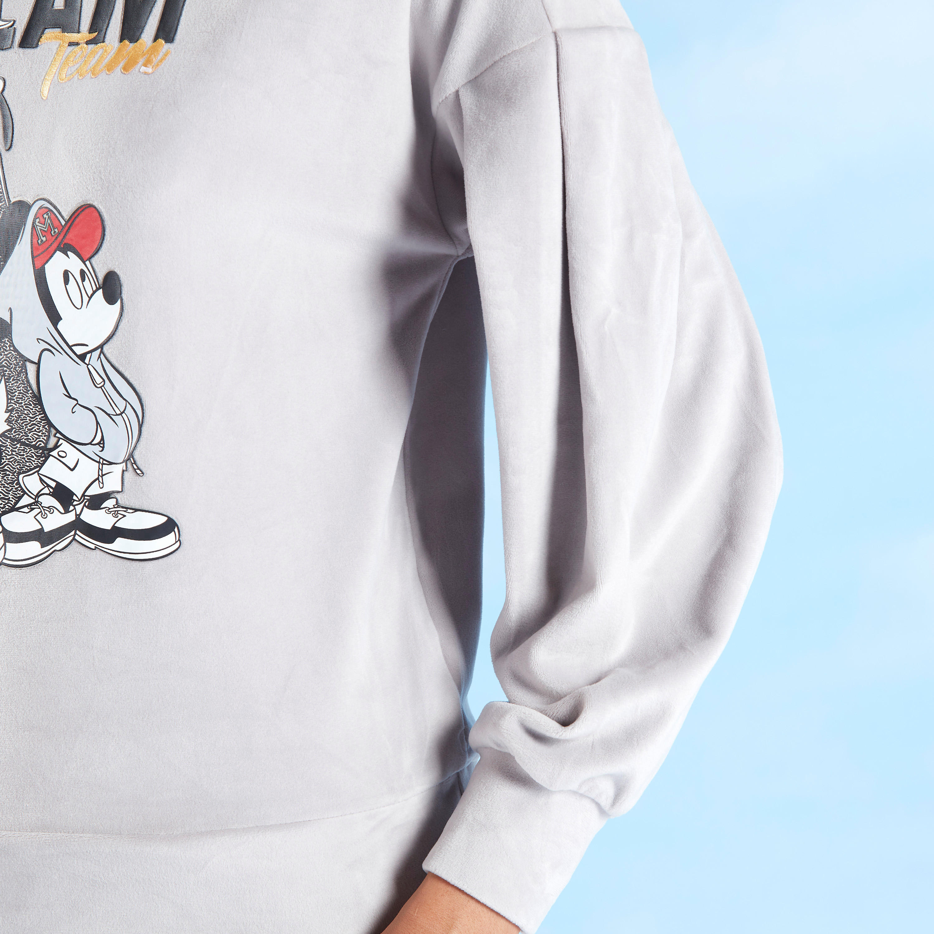 Mickey Donald Goofy Printed Sweatshirt with Round Neck-women-winterwear-hoodiesandsweatshirts-sweatshirts-image-4
