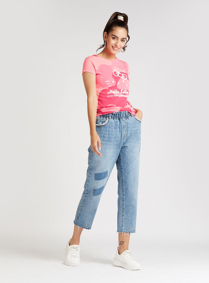 تيشيرت سكيني بياقة مستديرة وأكمام كاب وطبعات هالو كيتي-women-clothing-tshirts-image-2