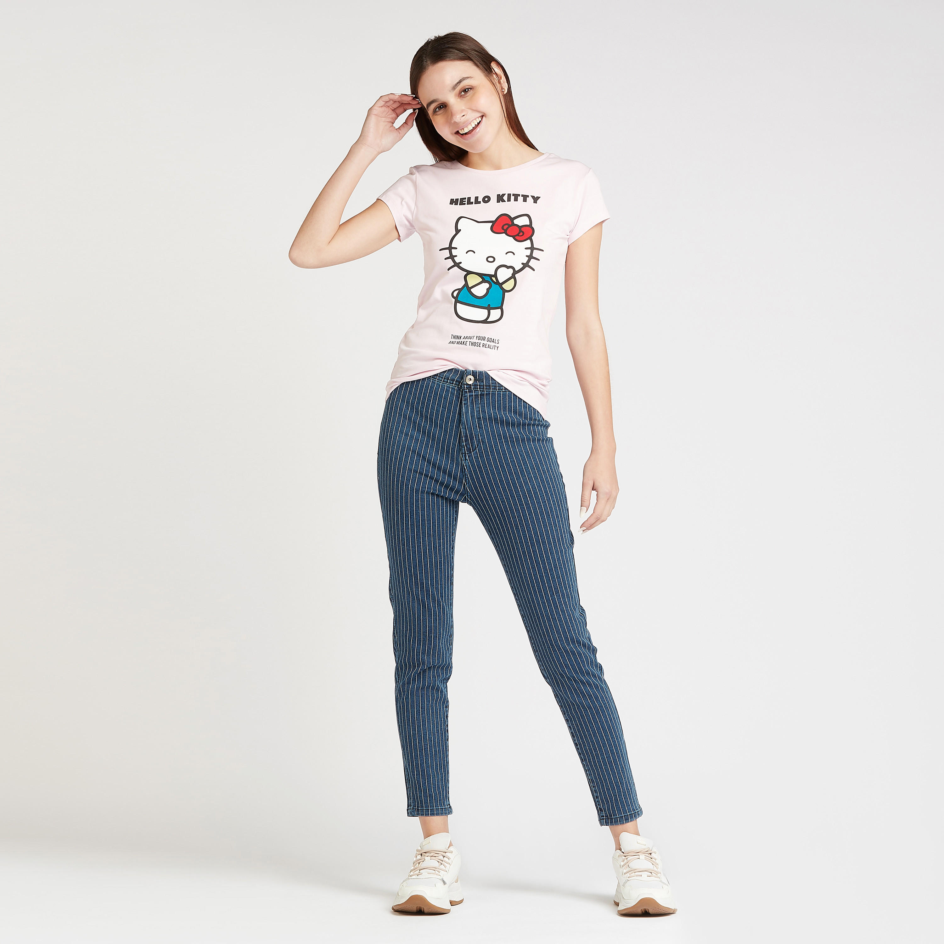 تيشيرت سكيني بياقة مستديرة وأكمام قصيرة وطبعات هالو كيتي-women-clothing-tshirts-image-2