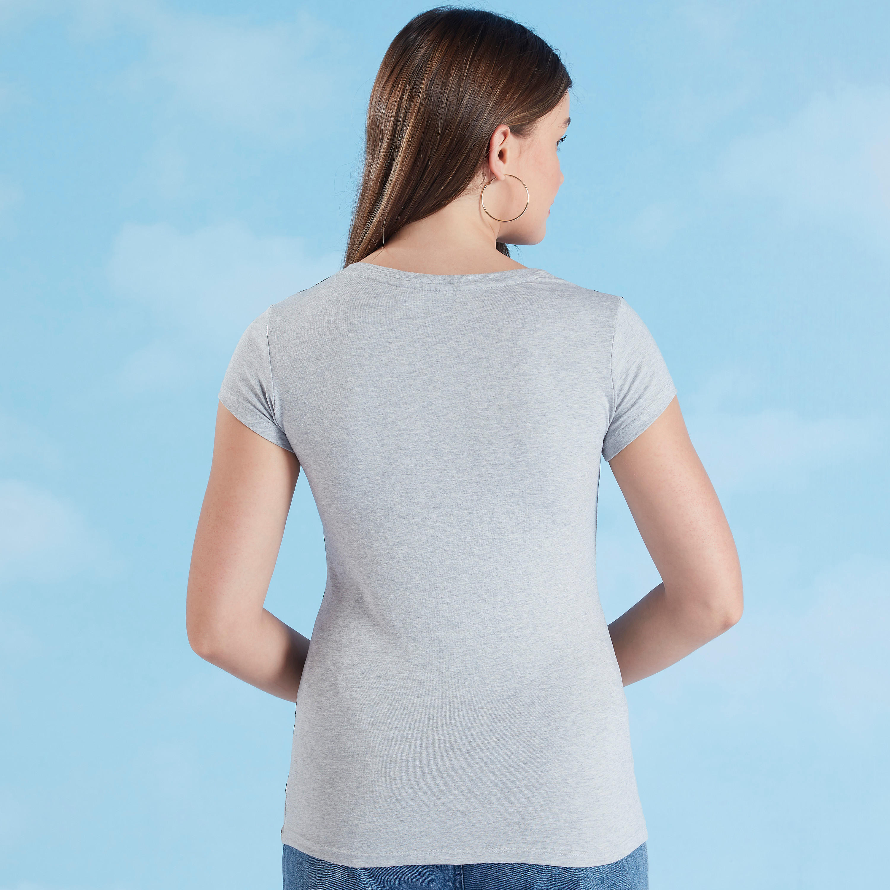 تيشيرت سكيني بطبعات واندر وامن بياقة مستديرة وأكمام كاب-women-clothing-tshirts-image-4