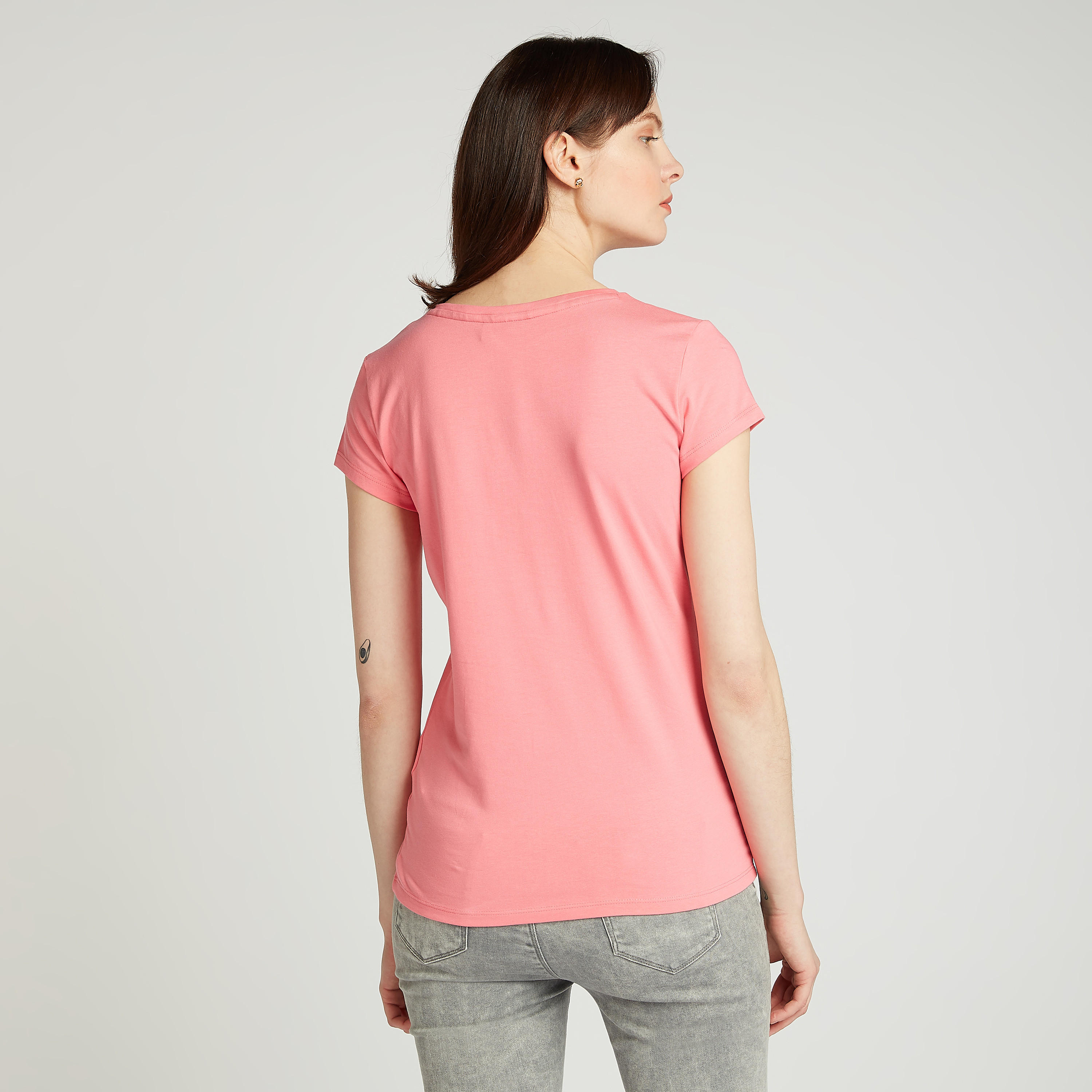 تيشيرت سكيني بياقة ضيقة وأكمام كاب وطبعات-women-clothing-tshirts-image-4