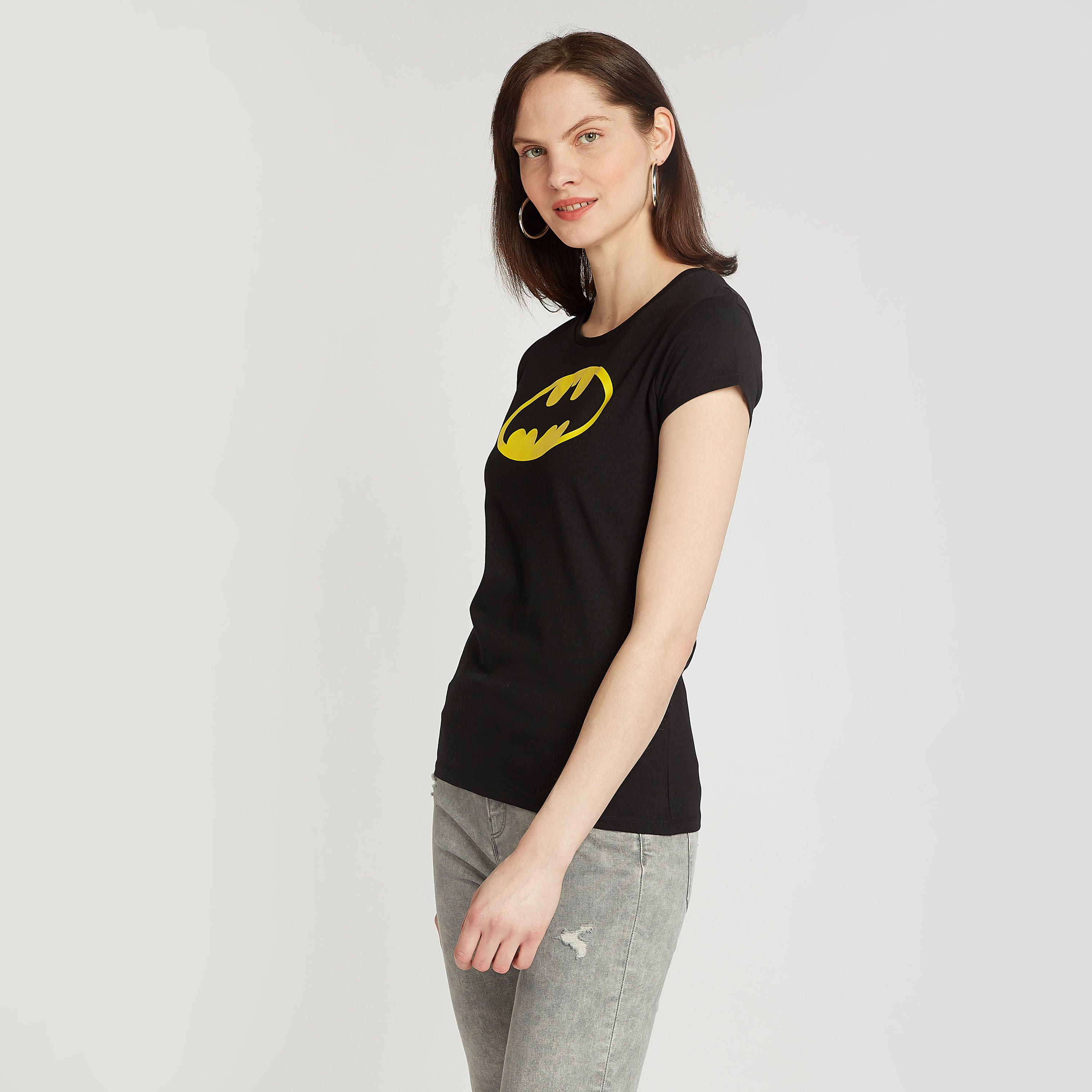 تيشيرت سكيني بياقة مستديرة وأكمام كاب وطبعات باتمان-women-clothing-tshirts-image-1