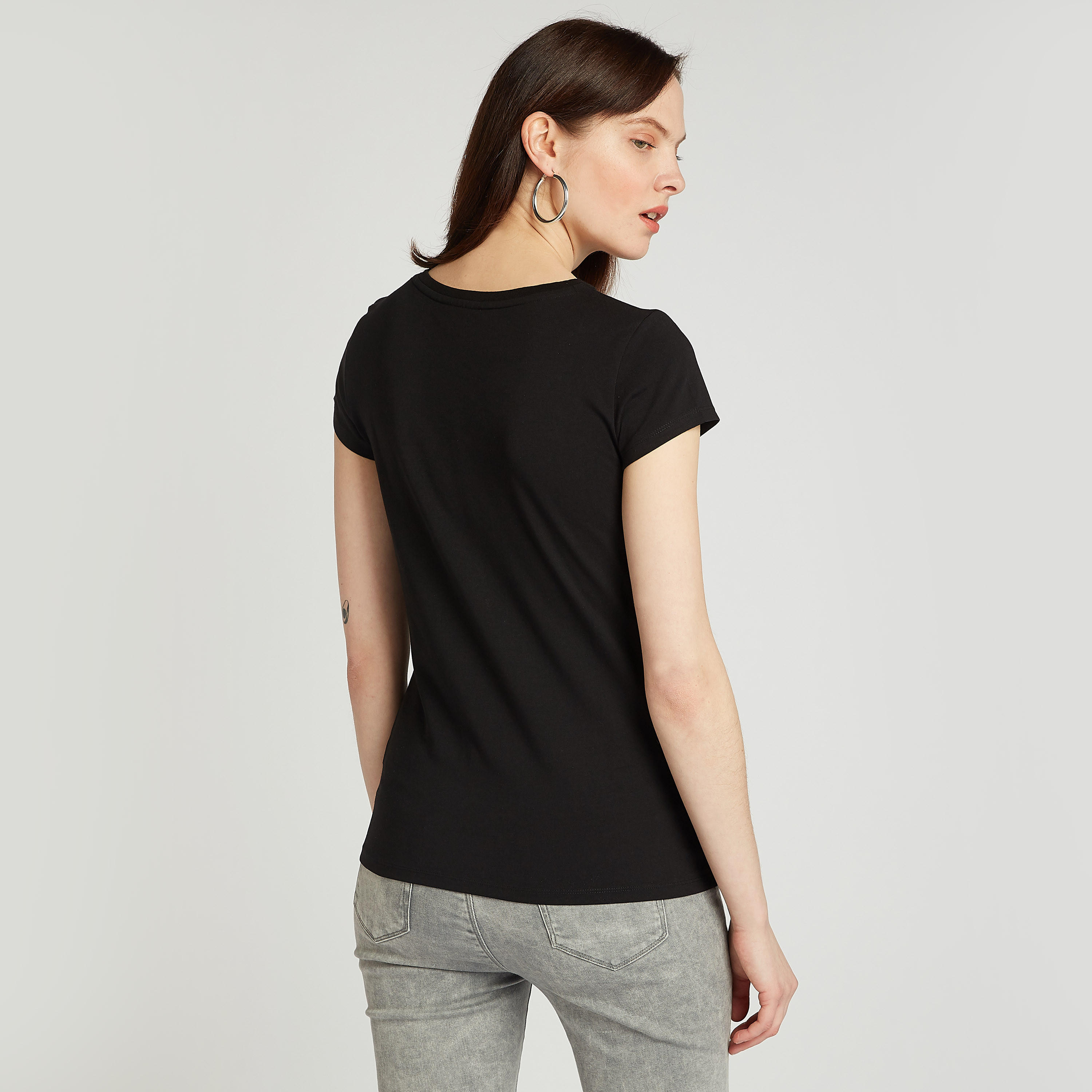 تيشيرت سكيني بياقة مستديرة وأكمام كاب وطبعات باتمان-women-clothing-tshirts-image-4