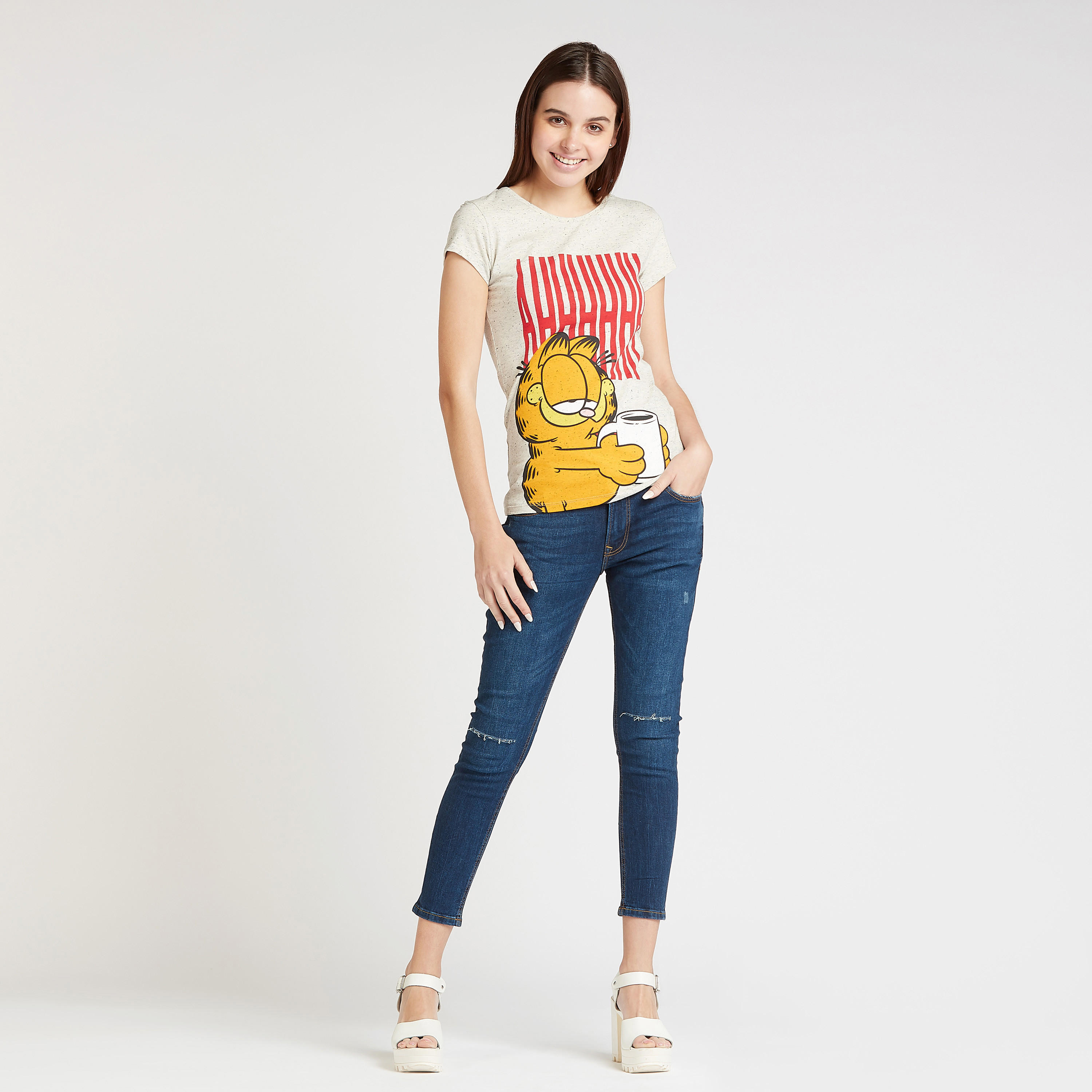 تيشيرت سكيني بياقة مستديرة وأكمام كاب وطبعات جارفيلد-women-clothing-tshirts-image-2