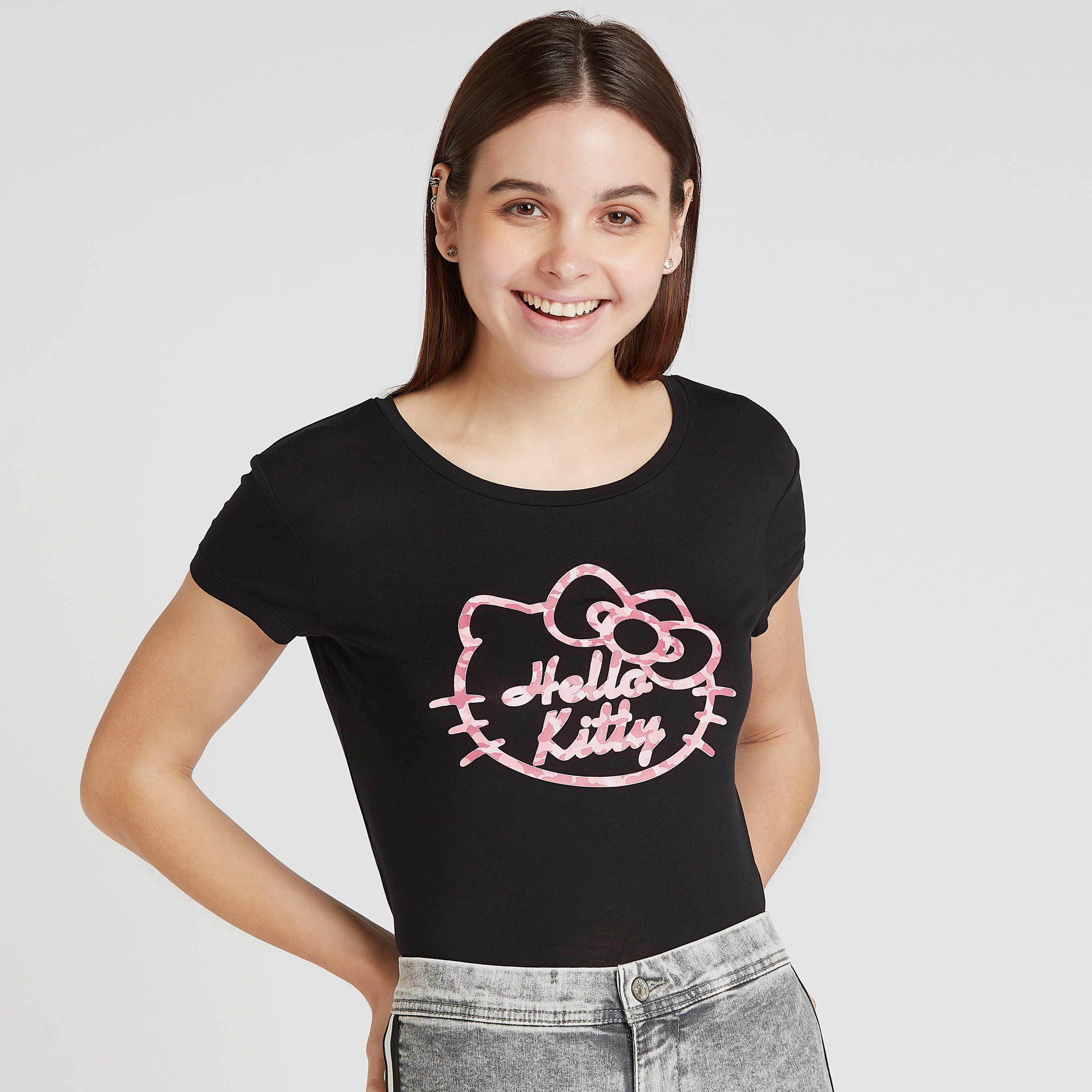 تيشيرت سكيني بياقة مستديرة وأكمام قصيرة وطبعات هالو كيتي-women-clothing-tshirts-image-1