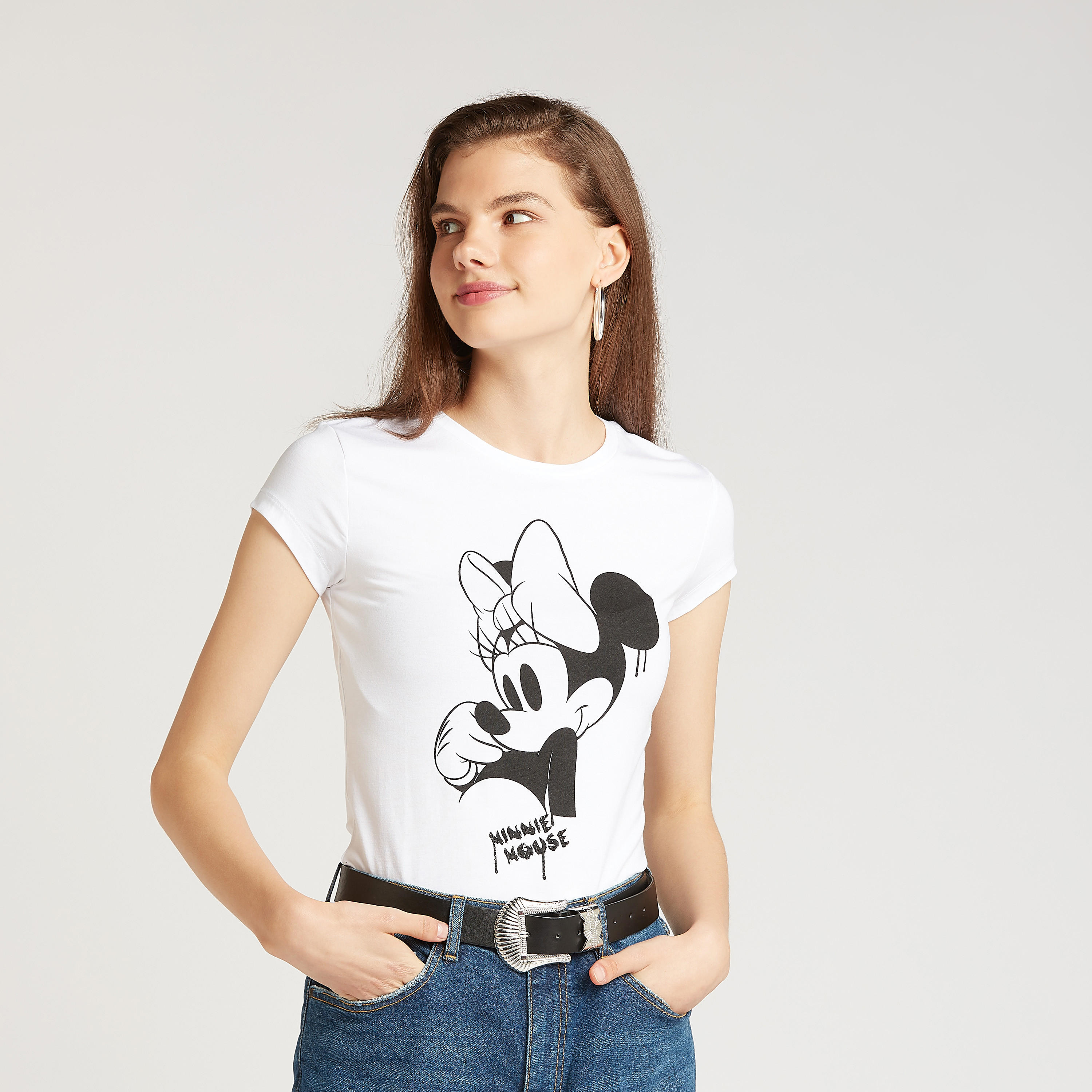 تيشيرت سكيني بياقة ضيّقة وأكمام كاب وطبعات ميني ماوس-women-clothing-tshirts-image-5