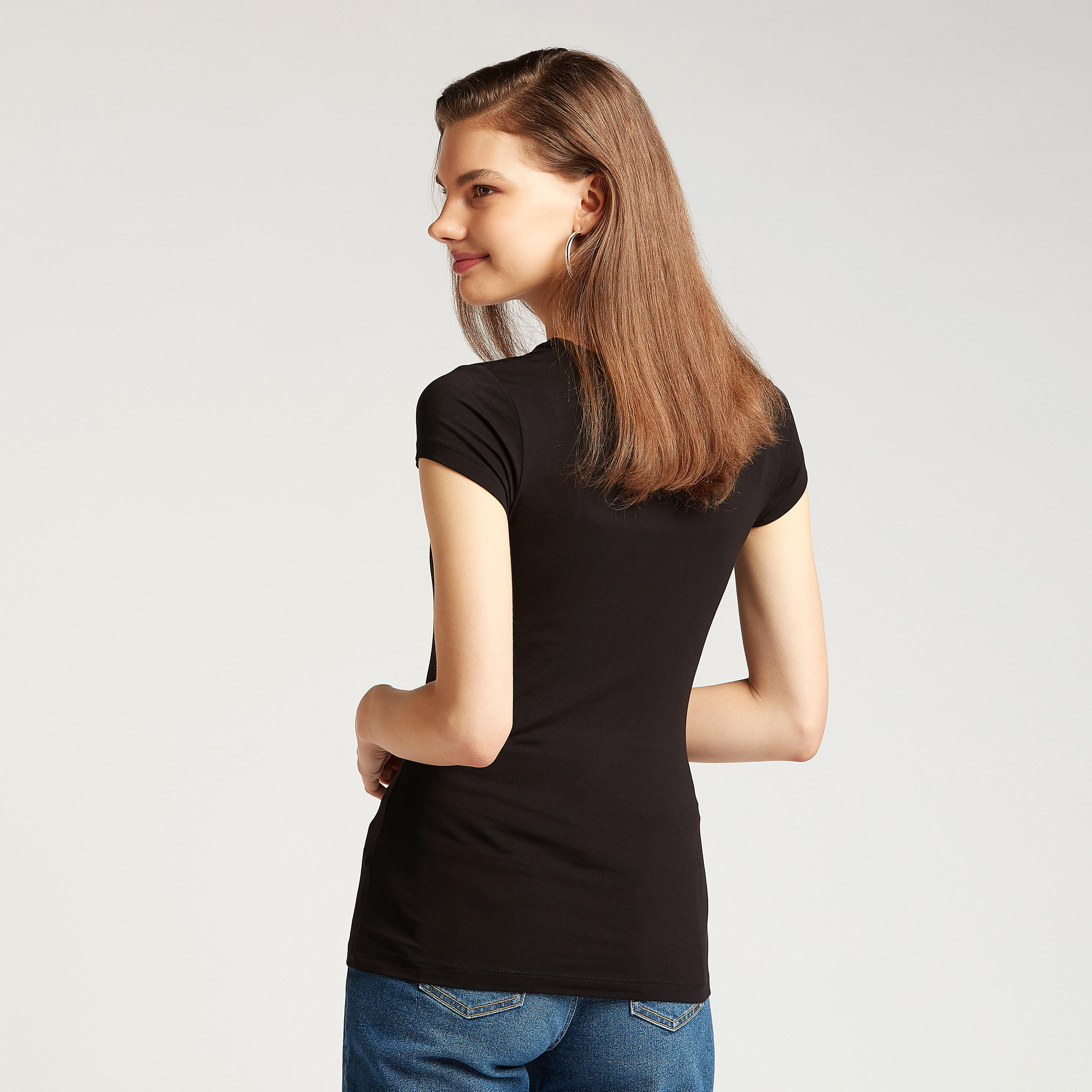 تيشيرت سكيني بياقة ضيقة وأكمام كاب وطبعات-women-clothing-tshirts-image-4