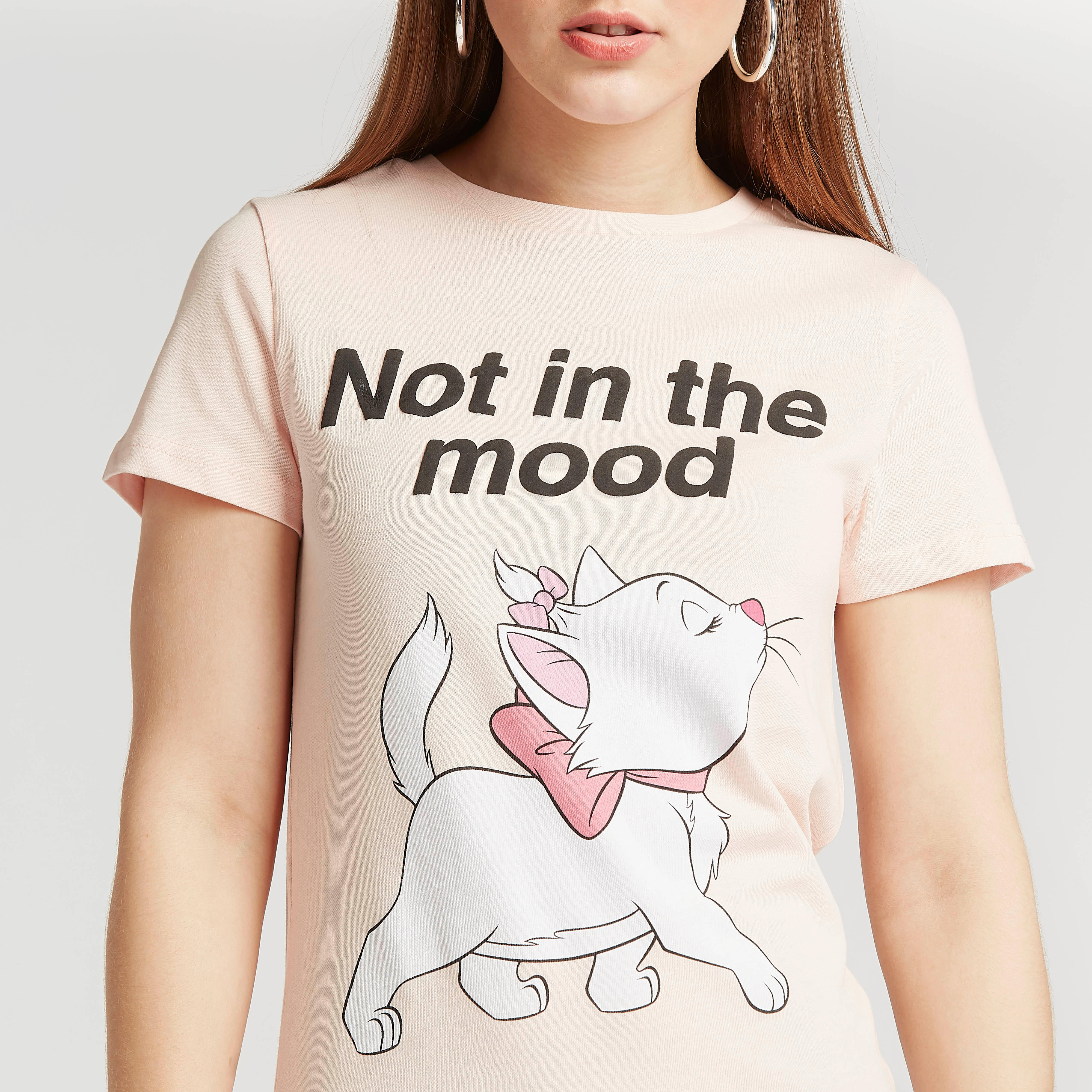 تيشيرت بياقة ضيّقة وأكمام قصيرة وطبعات ماري وأكمام قصيرة-women-clothing-tshirts-image-3