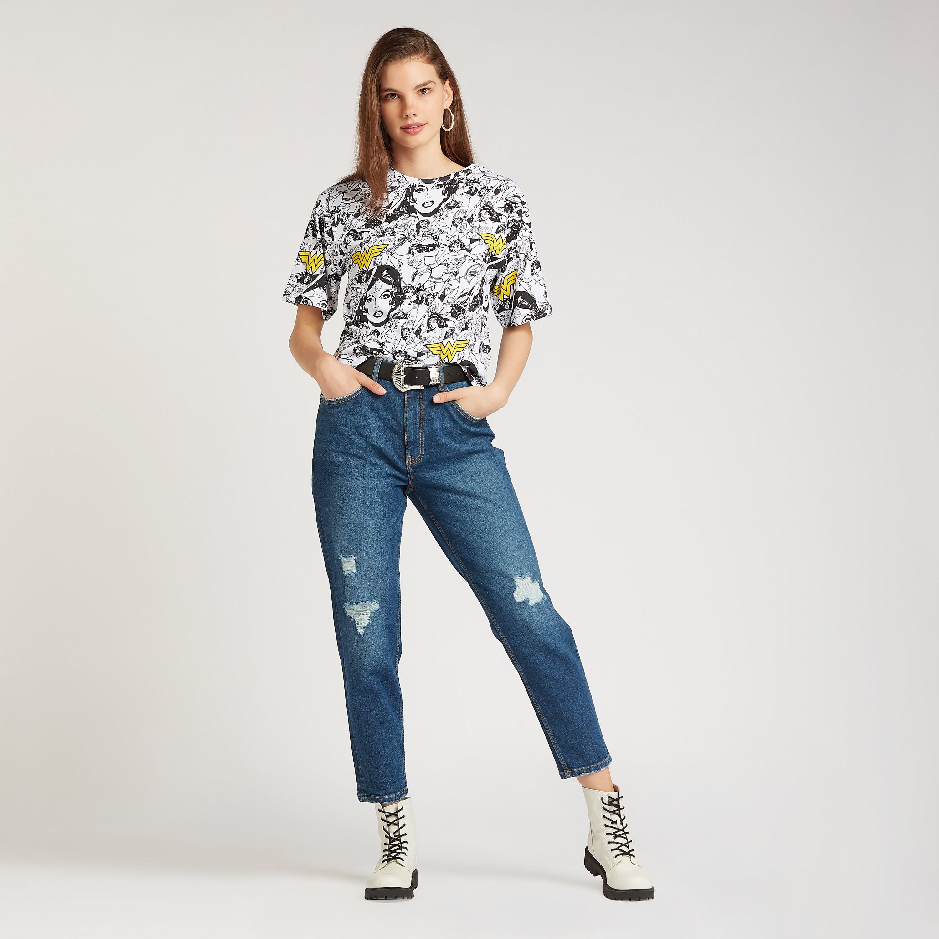 تيشيرت بياقة ضيقة وأكمام قصيرة وطبعات ووندر وومان-women-clothing-tshirts-image-2