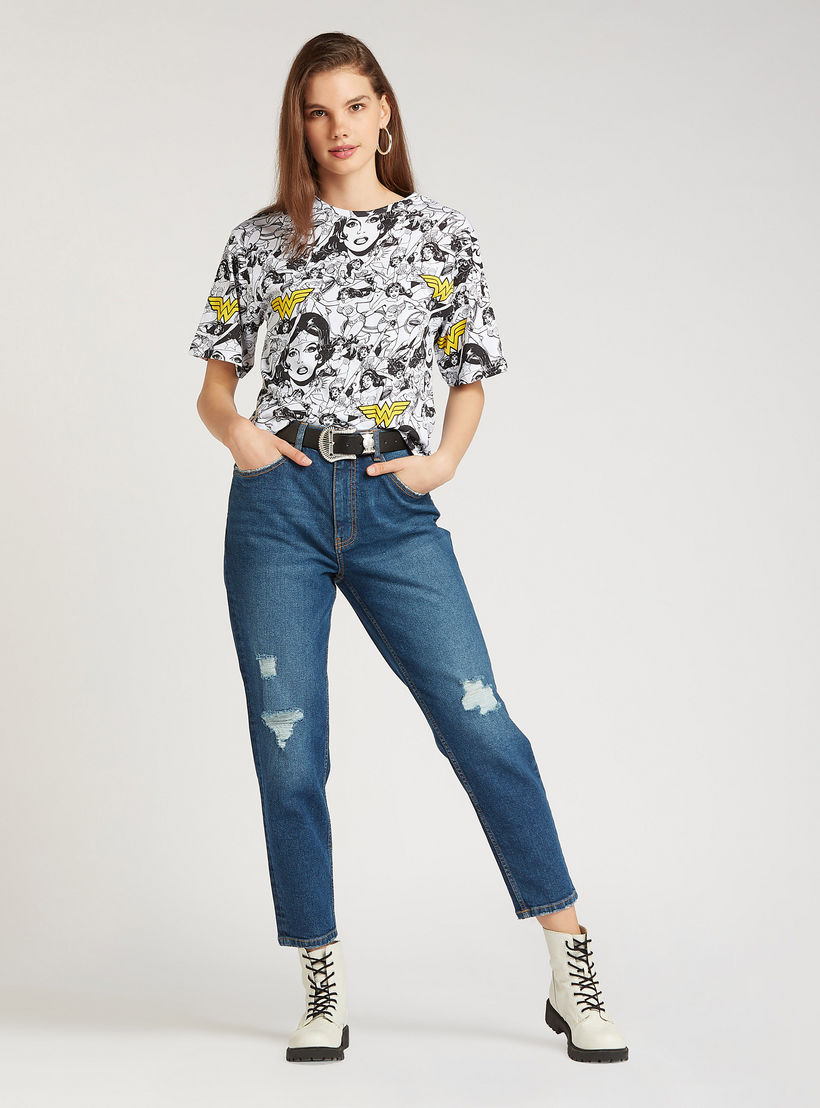 تيشيرت بياقة ضيقة وأكمام قصيرة وطبعات ووندر وومان-women-clothing-tshirts-image-2