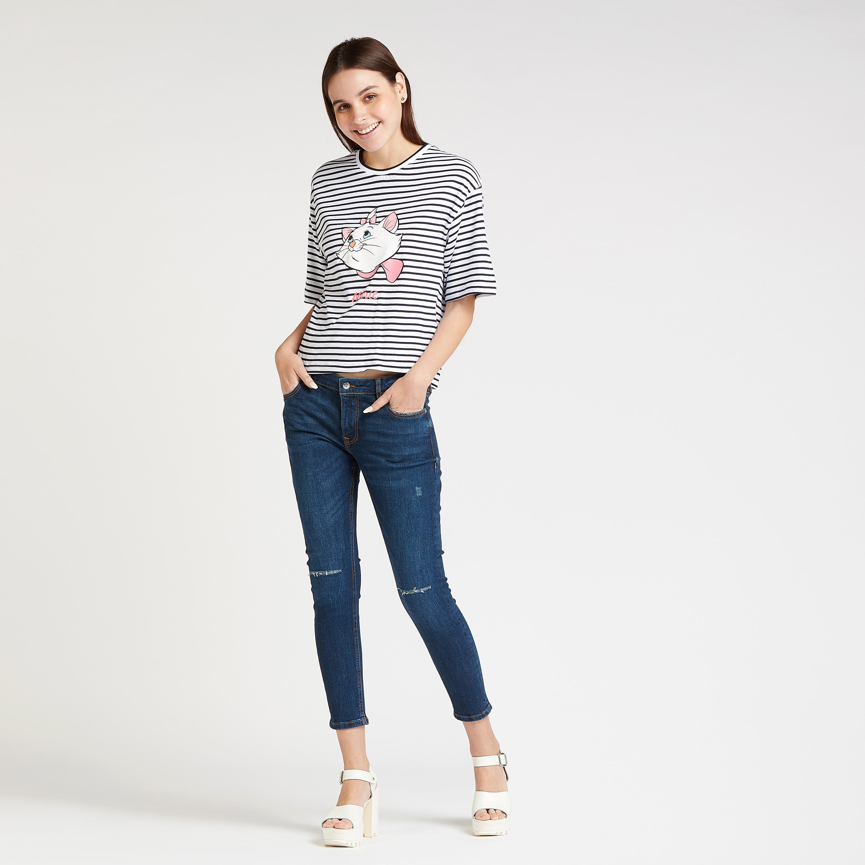 تيشيرت بطبعات ماري وياقة ضيّقة وأكمام منسدلة-women-clothing-tshirts-image-2