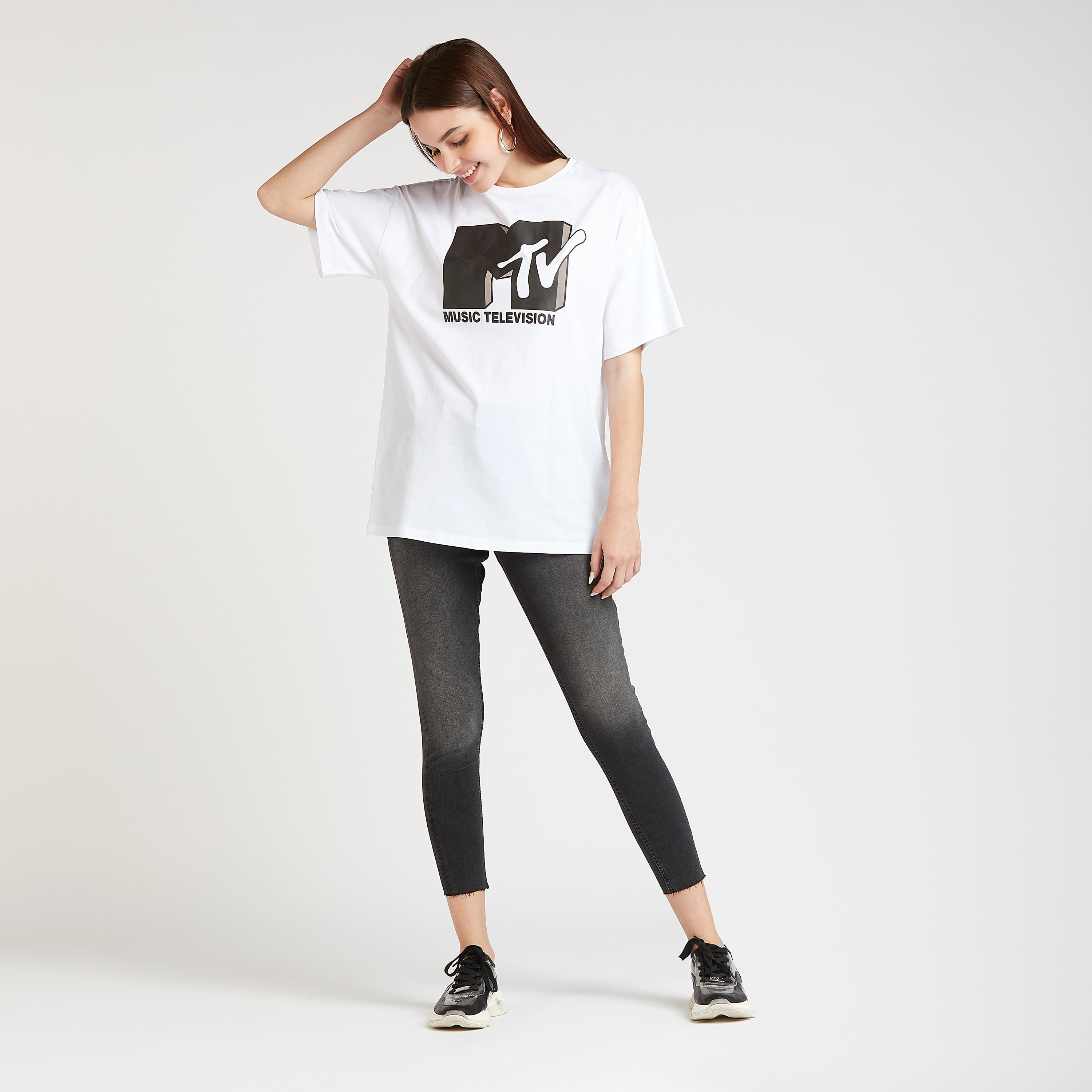 تيشيرت بياقة مستديرة وأكمام منسدلة وطبعات أم تي في-women-clothing-tshirts-image-2