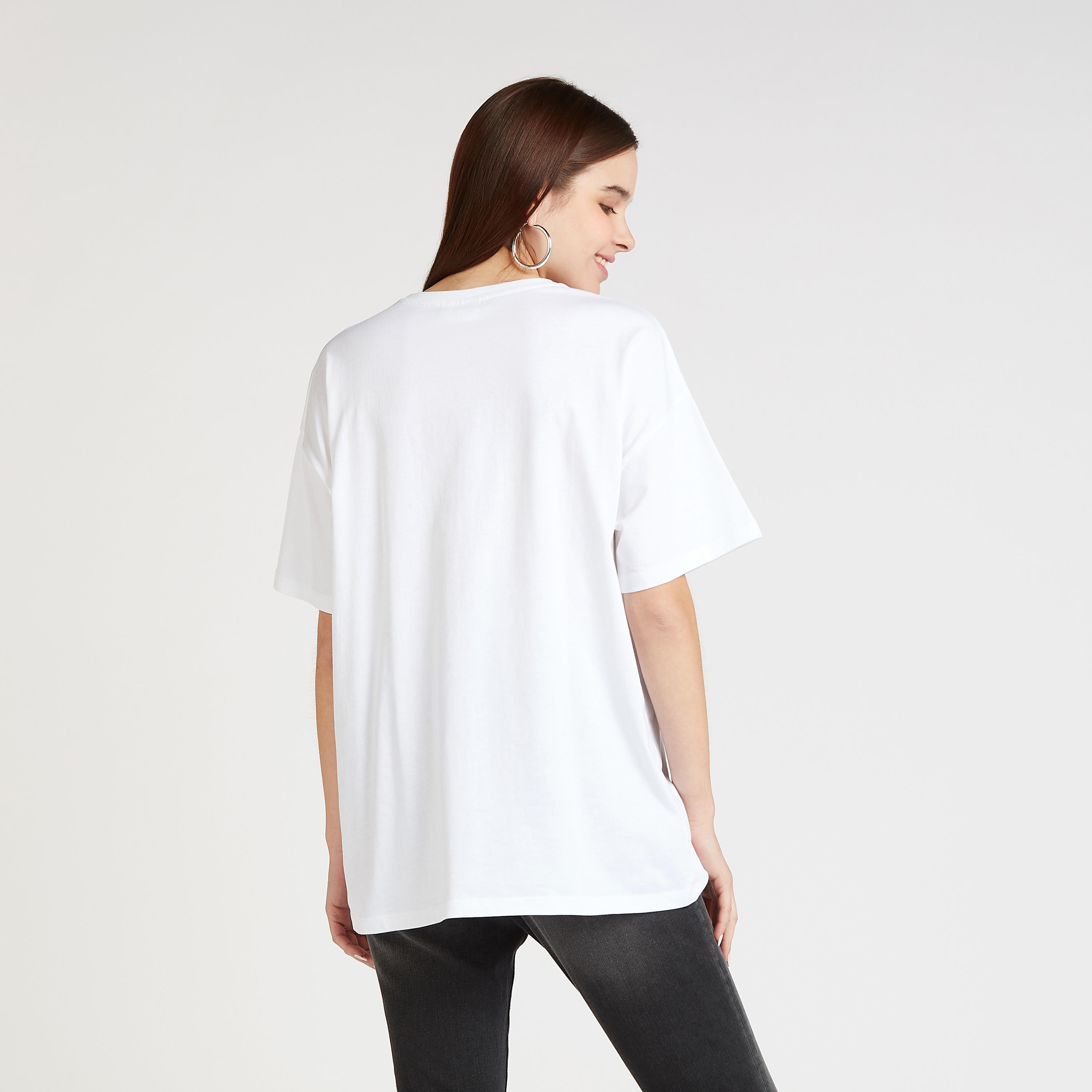 تيشيرت بياقة مستديرة وأكمام منسدلة وطبعات أم تي في-women-clothing-tshirts-image-4
