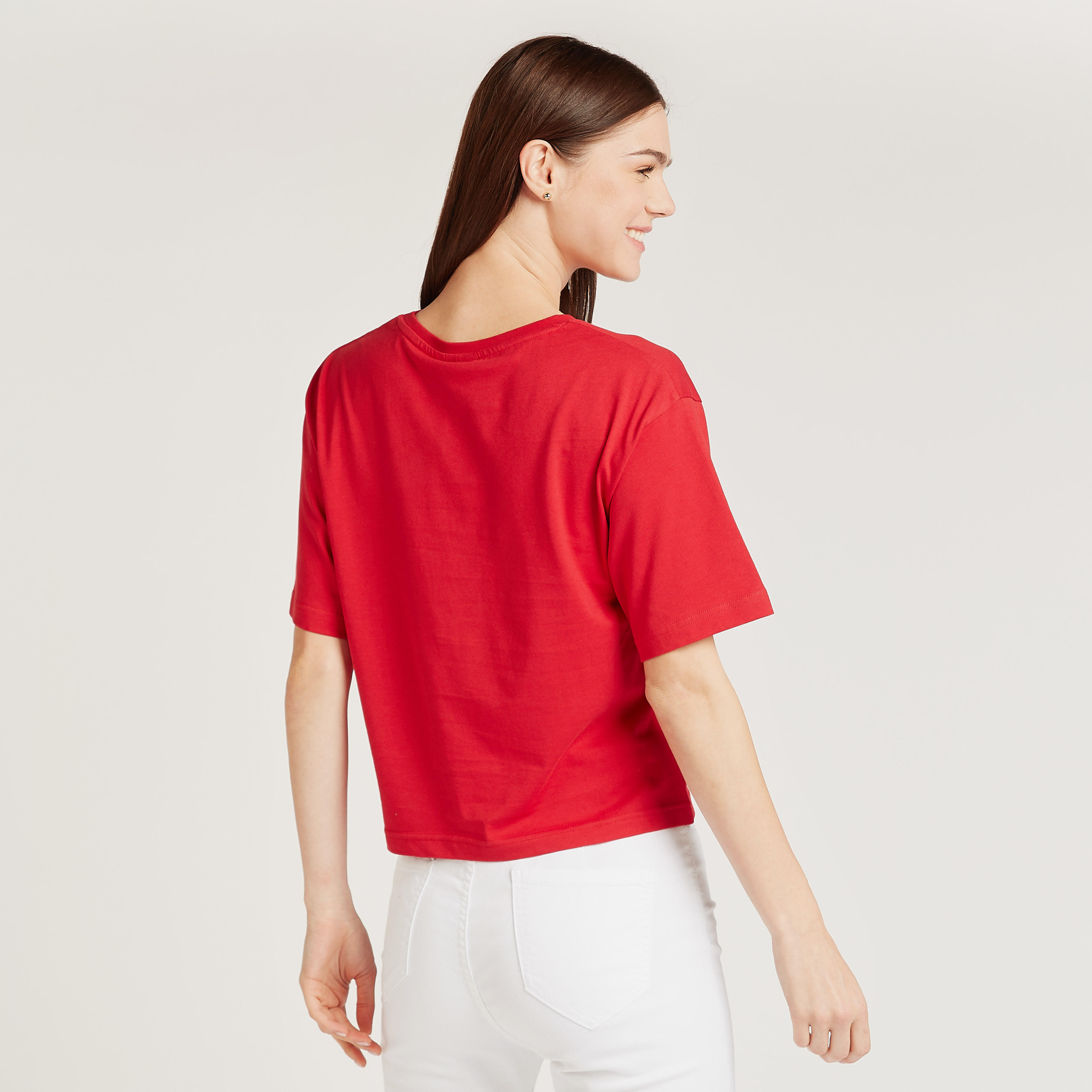 تيشيرت بياقة ضيقة وأكمام قصيرة وطبعات سنوبي-women-clothing-tshirts-image-2