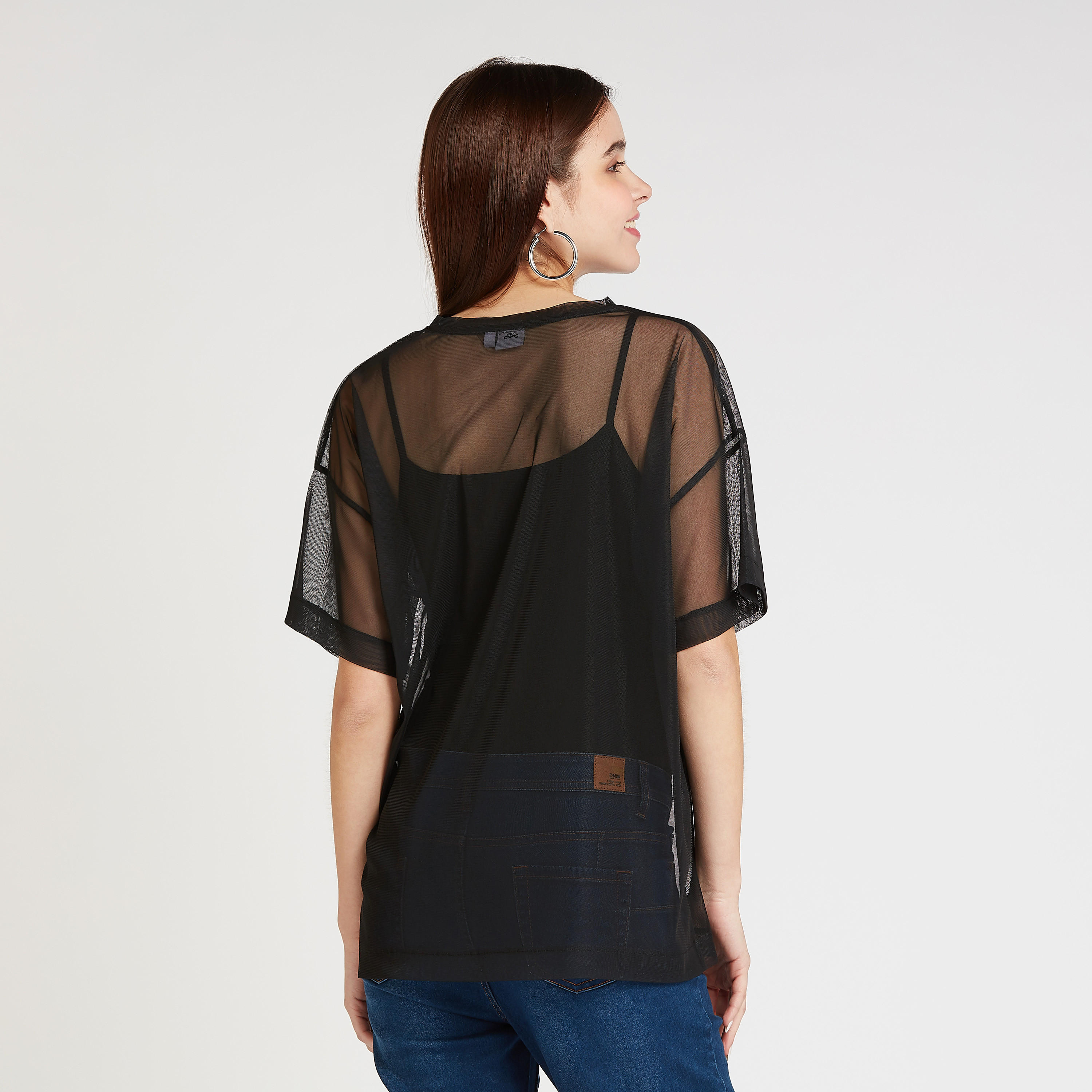 تيشيرت شفاف بياقة ضيقة وأكمام منسدلة وطبعات هالو كيتي-women-clothing-tshirts-image-4