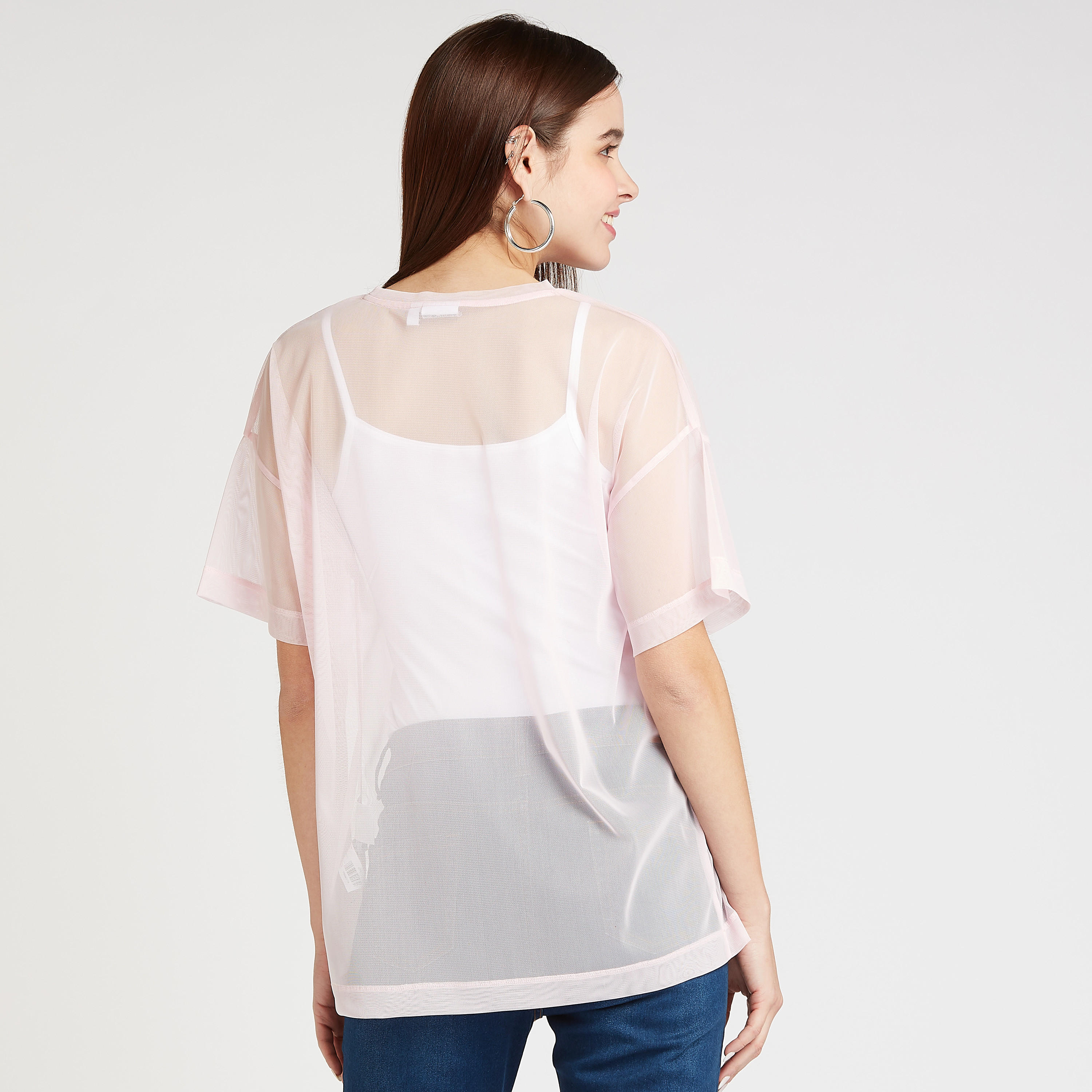 تيشيرت بياقة ضيّقة وأكتاف منسدلة وطبعات لولا باني-women-clothing-tshirts-image-4