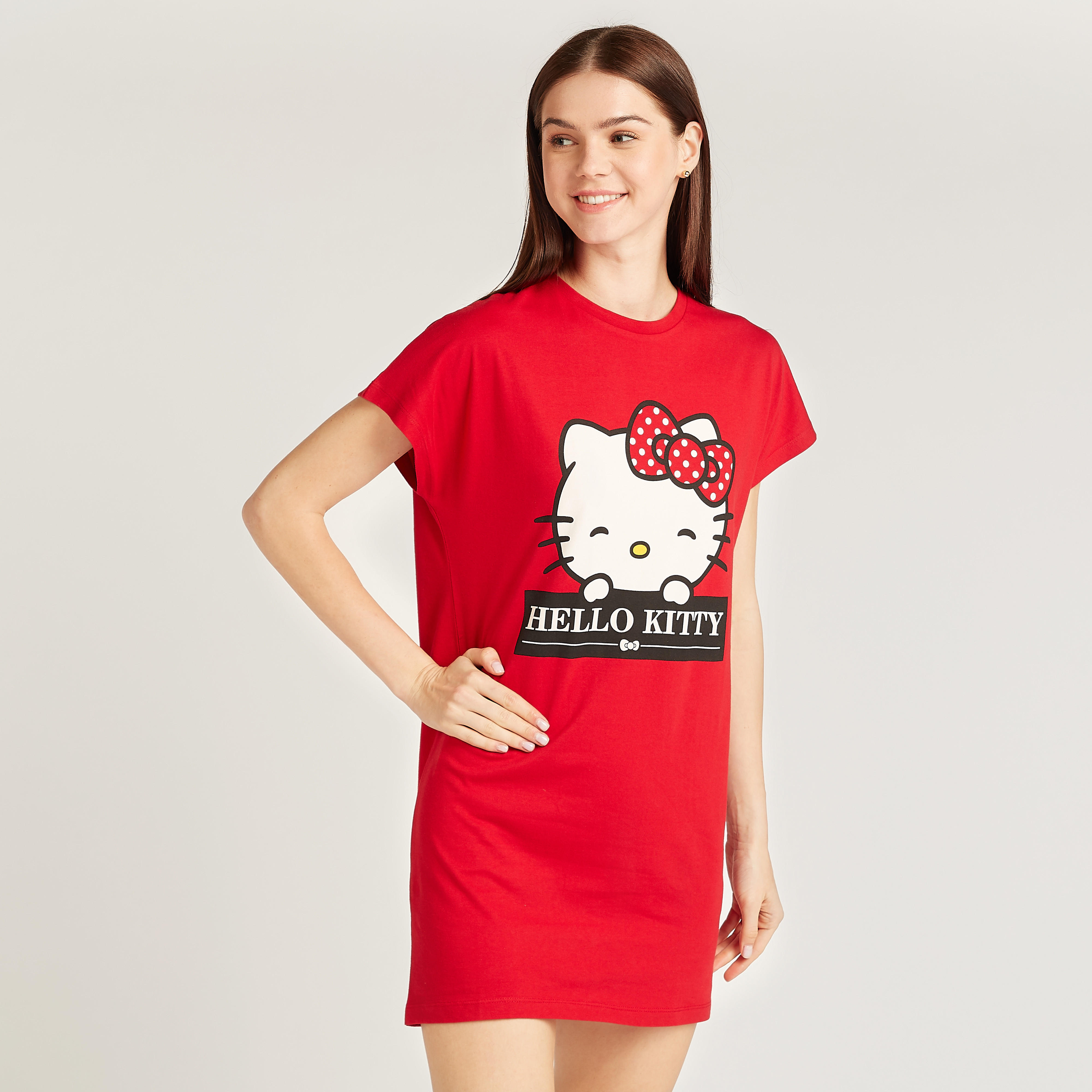 فستان تيشيرت قصير بياقة ضيقة وأكمام متمدّدة-women-clothing-dresses-image-1
