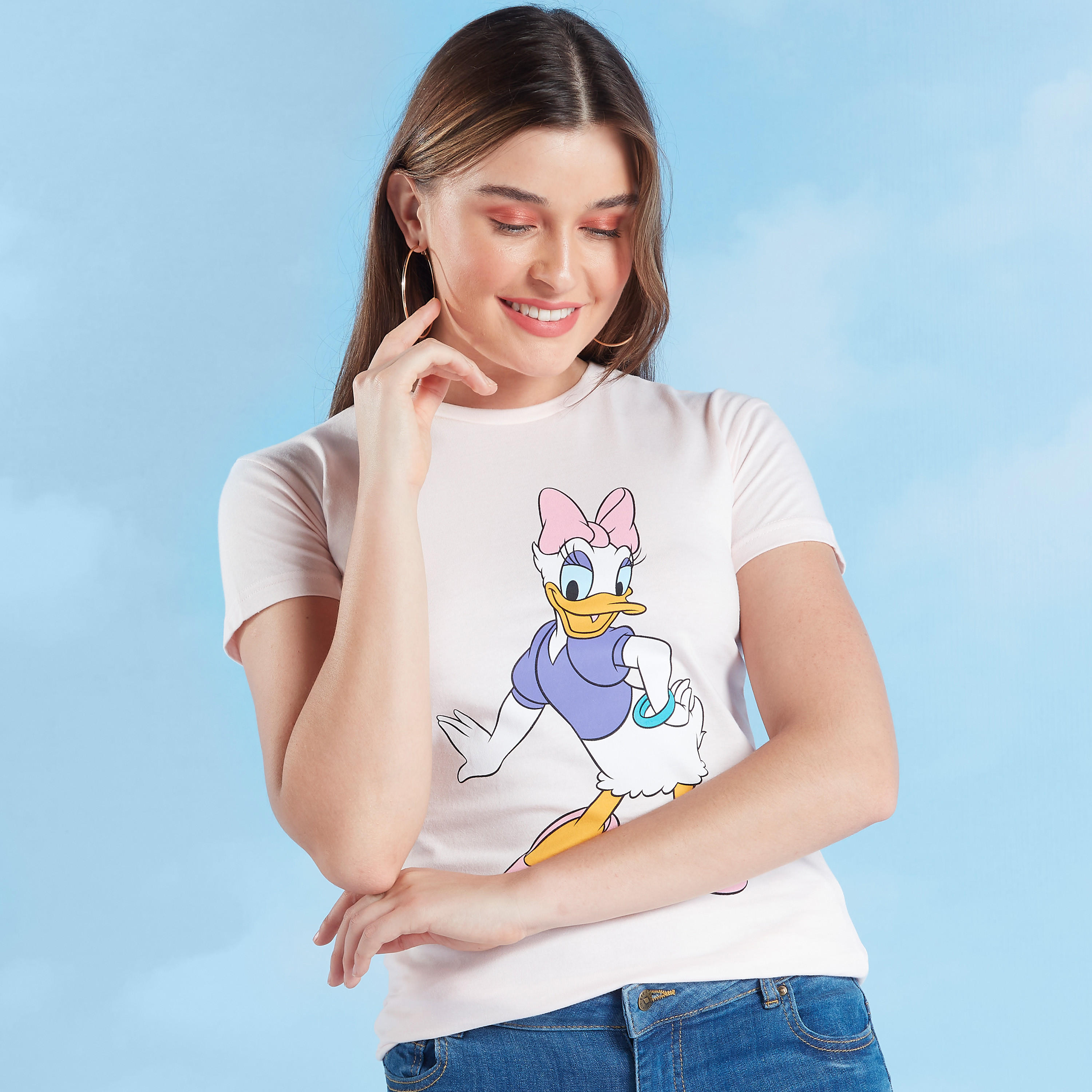 تيشيرت مستدام بطبعات وياقة ضيّقة وأكمام قصيرة-women-clothing-tshirts-image-1