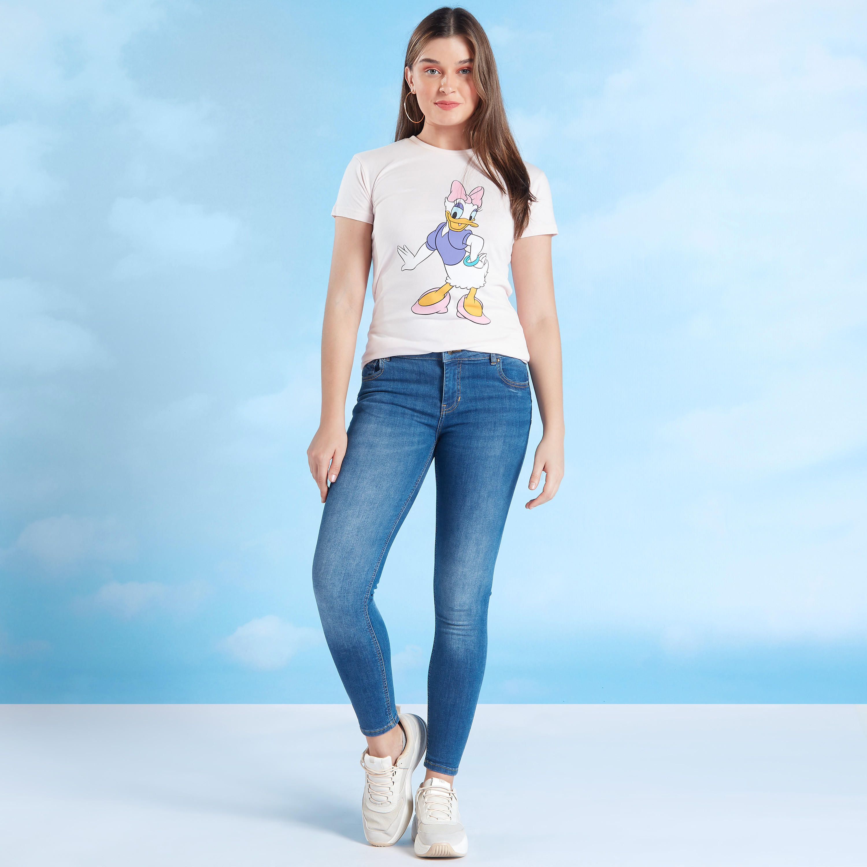 تيشيرت مستدام بطبعات وياقة ضيّقة وأكمام قصيرة-women-clothing-tshirts-image-2
