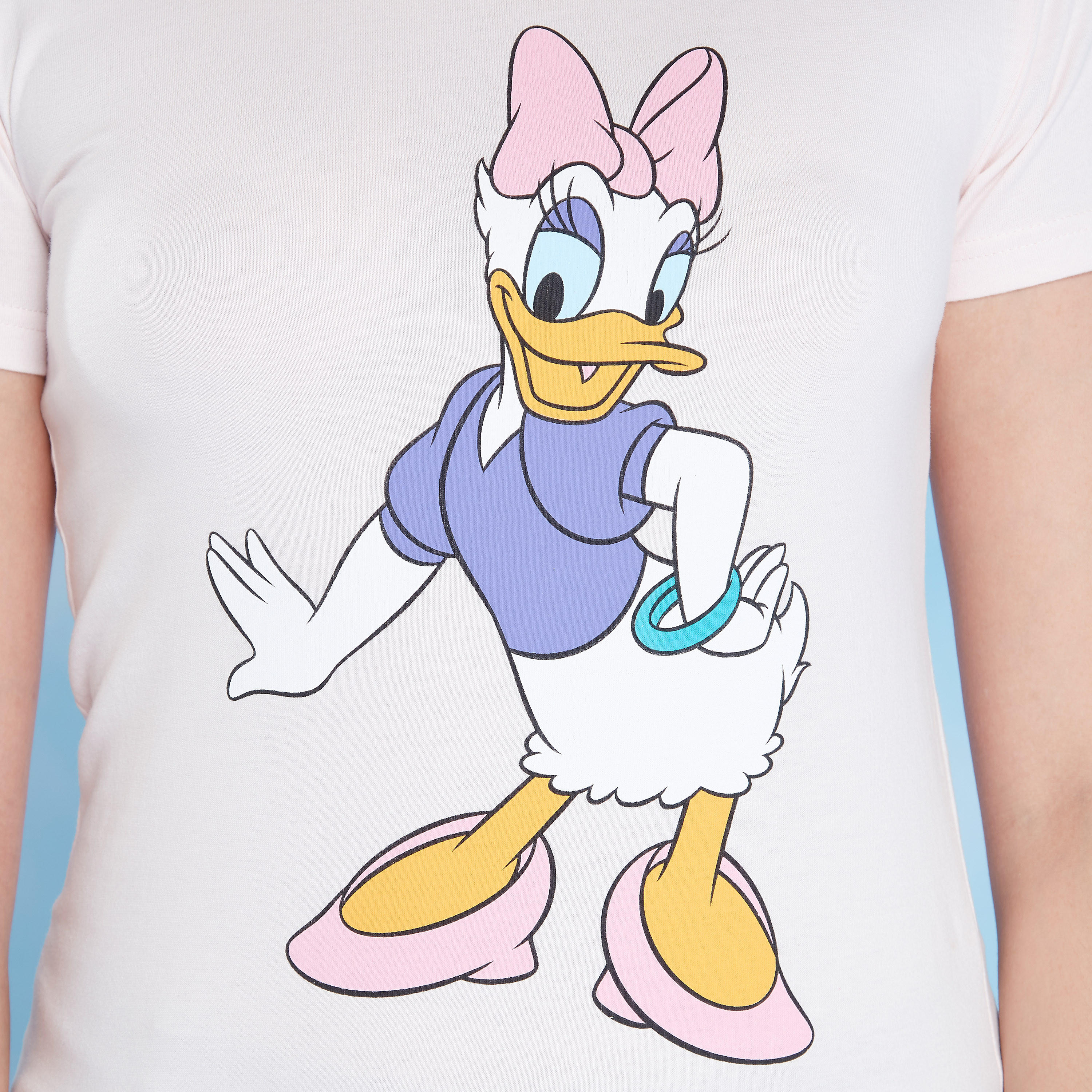 تيشيرت مستدام بطبعات وياقة ضيّقة وأكمام قصيرة-women-clothing-tshirts-image-3