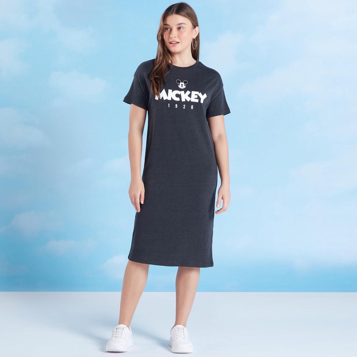 فستان واسع ميدي بطبعات ميني ماوس بياقة مستديرة وأكمام قصيرة-women-clothing-dresses-image-5