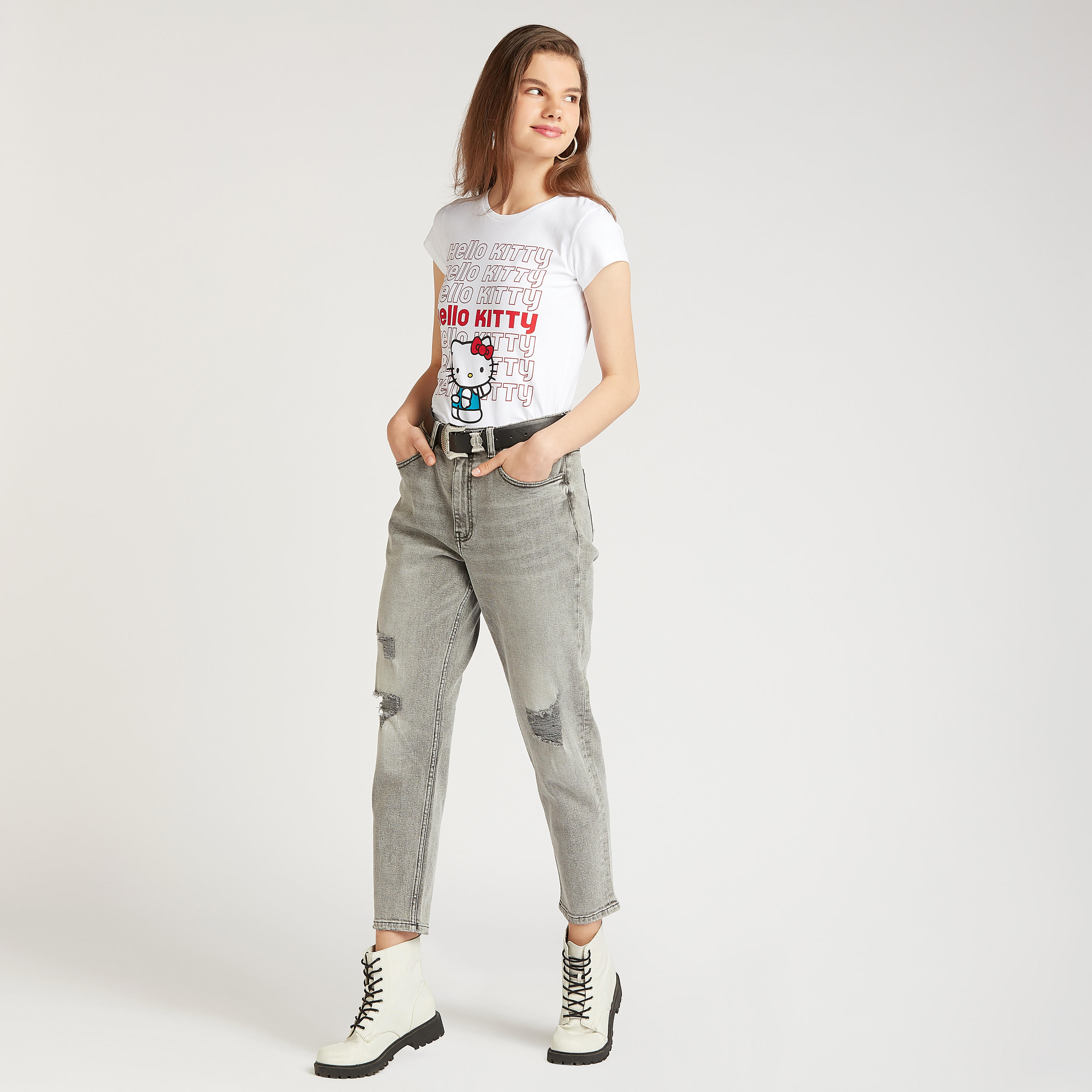 تيشيرت سكيني بياقة مستديرة وأكمام كاب وطبعات هالو كيتي-women-clothing-tshirts-image-2