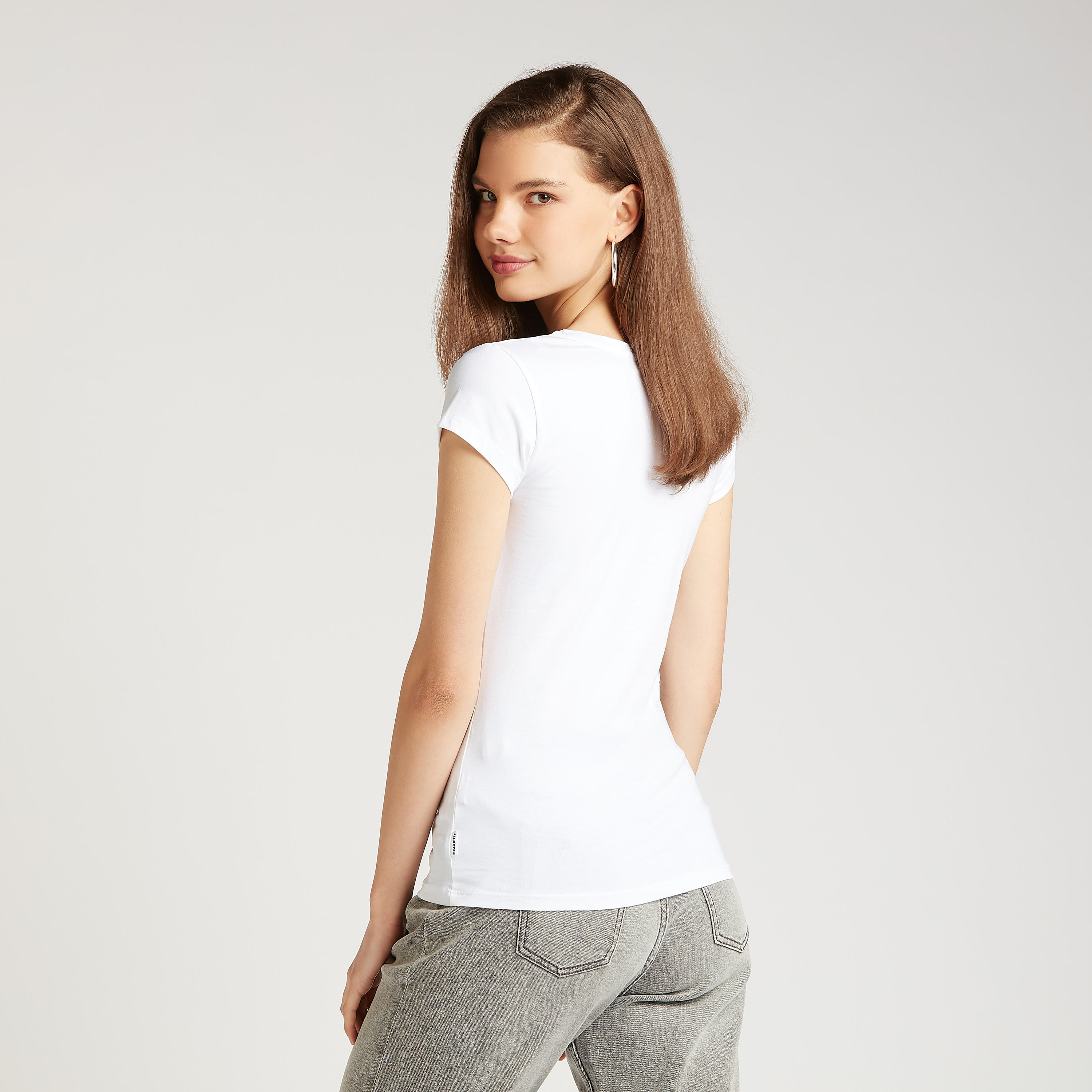 تيشيرت سكيني بياقة مستديرة وأكمام كاب وطبعات هالو كيتي-women-clothing-tshirts-image-4
