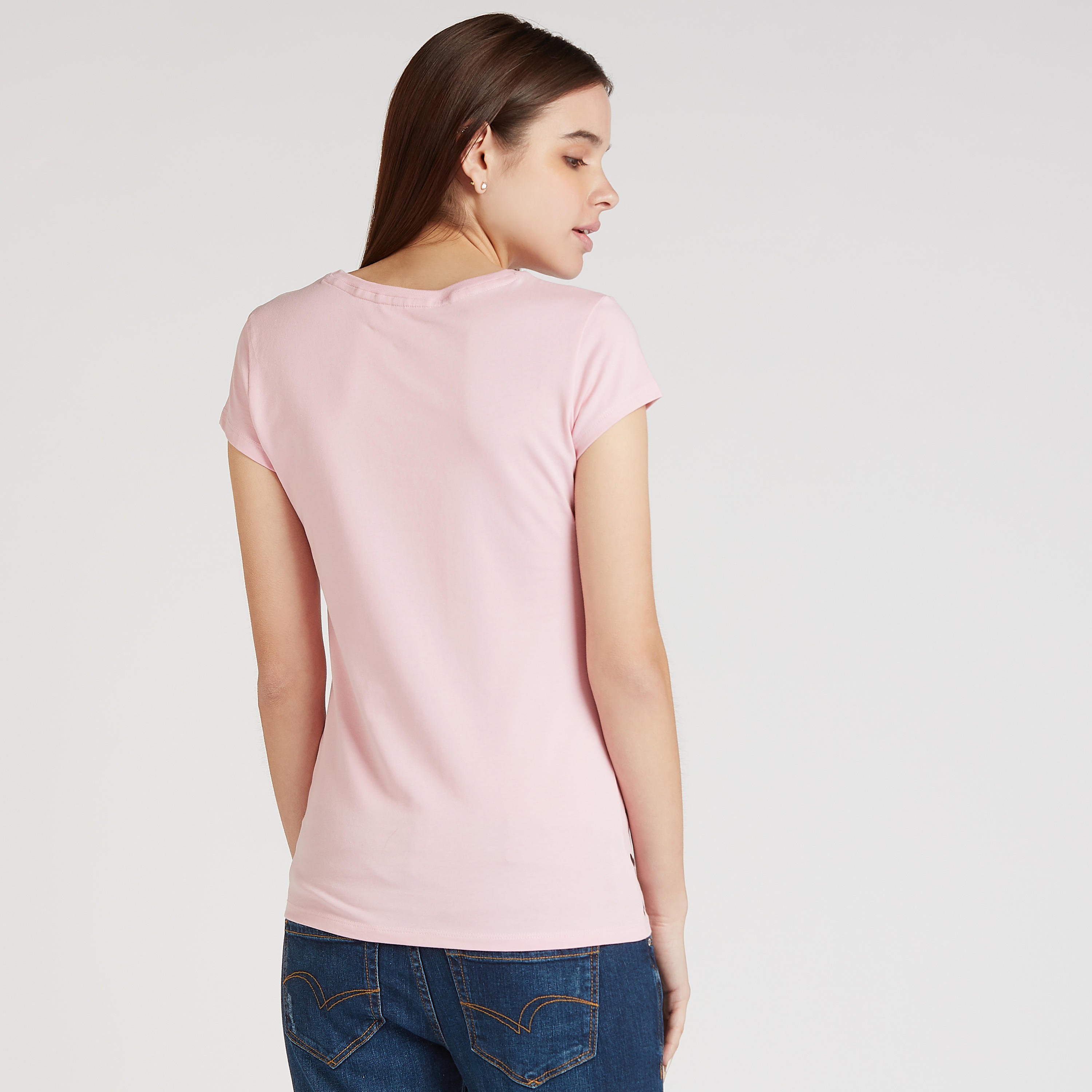 تيشيرت سكيني بطبعات ميكي ماوس بياقة مستديرة وأكمام كاب-women-clothing-tshirts-image-4