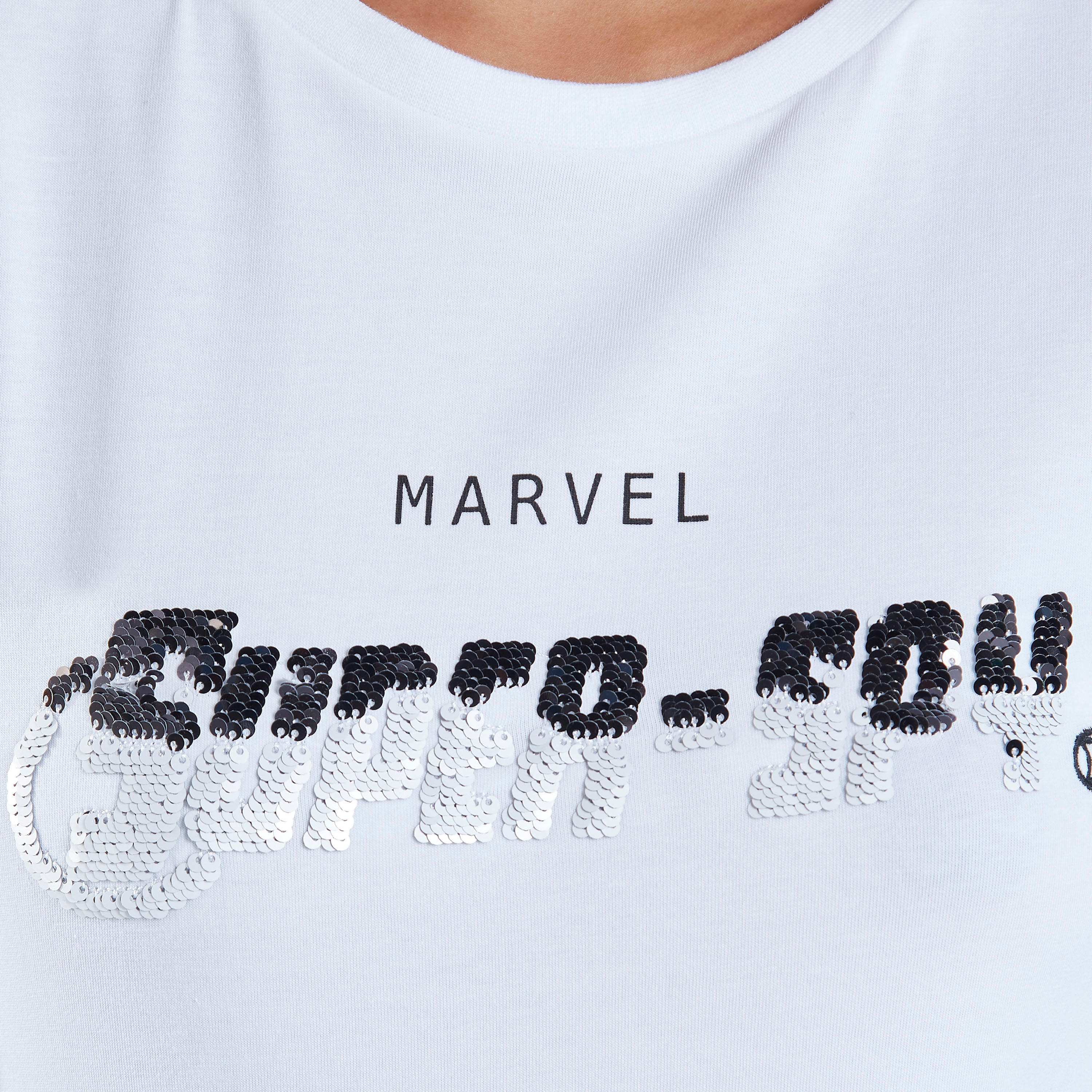 تيشيرت بقصّة سكيني وياقة مستديرة وأكمام كاب وطبعات-women-clothing-tshirts-image-3