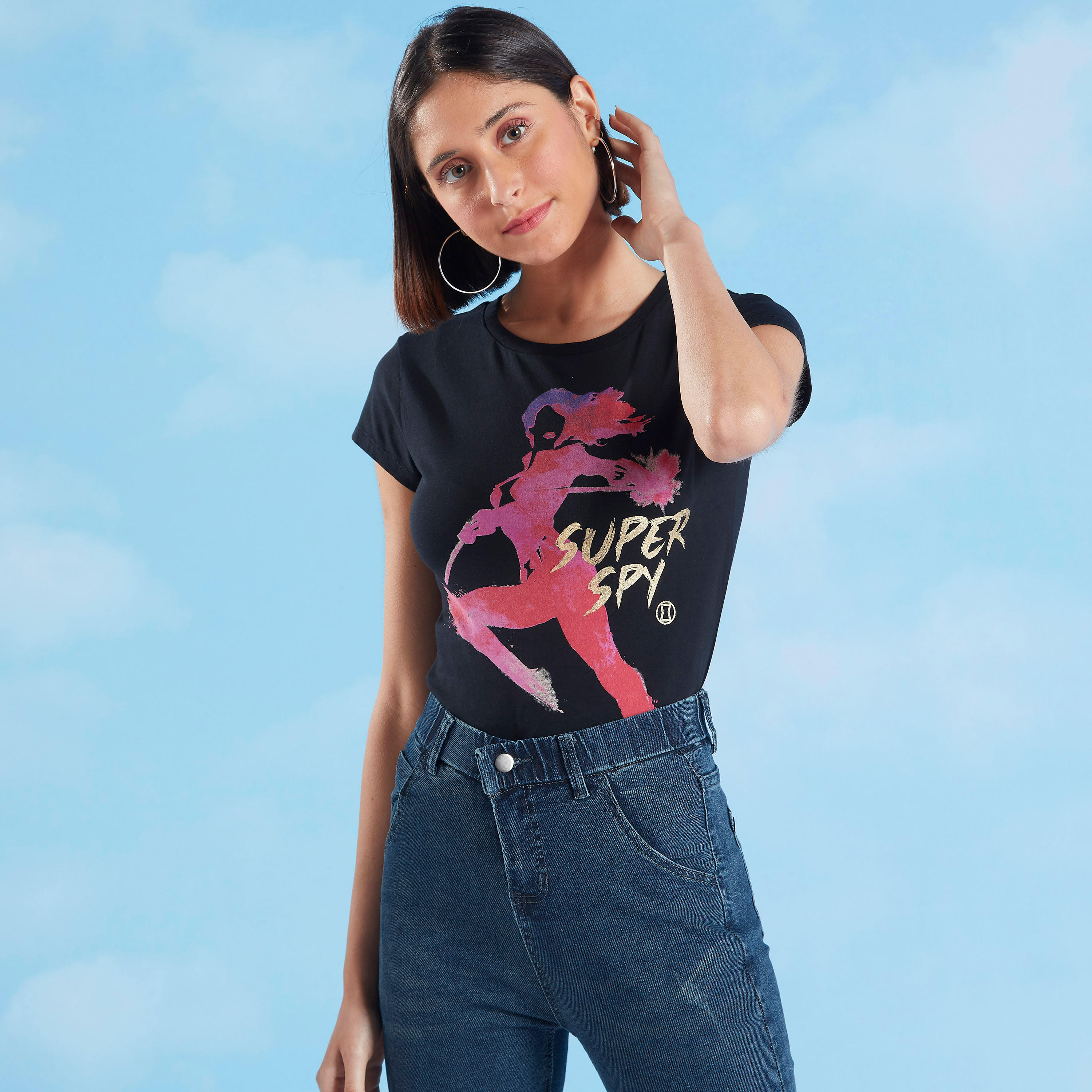 تيشيرت سكيني فيت بياقة ضيّقة وأكمام كاب وطبعات-women-clothing-tshirts-image-1