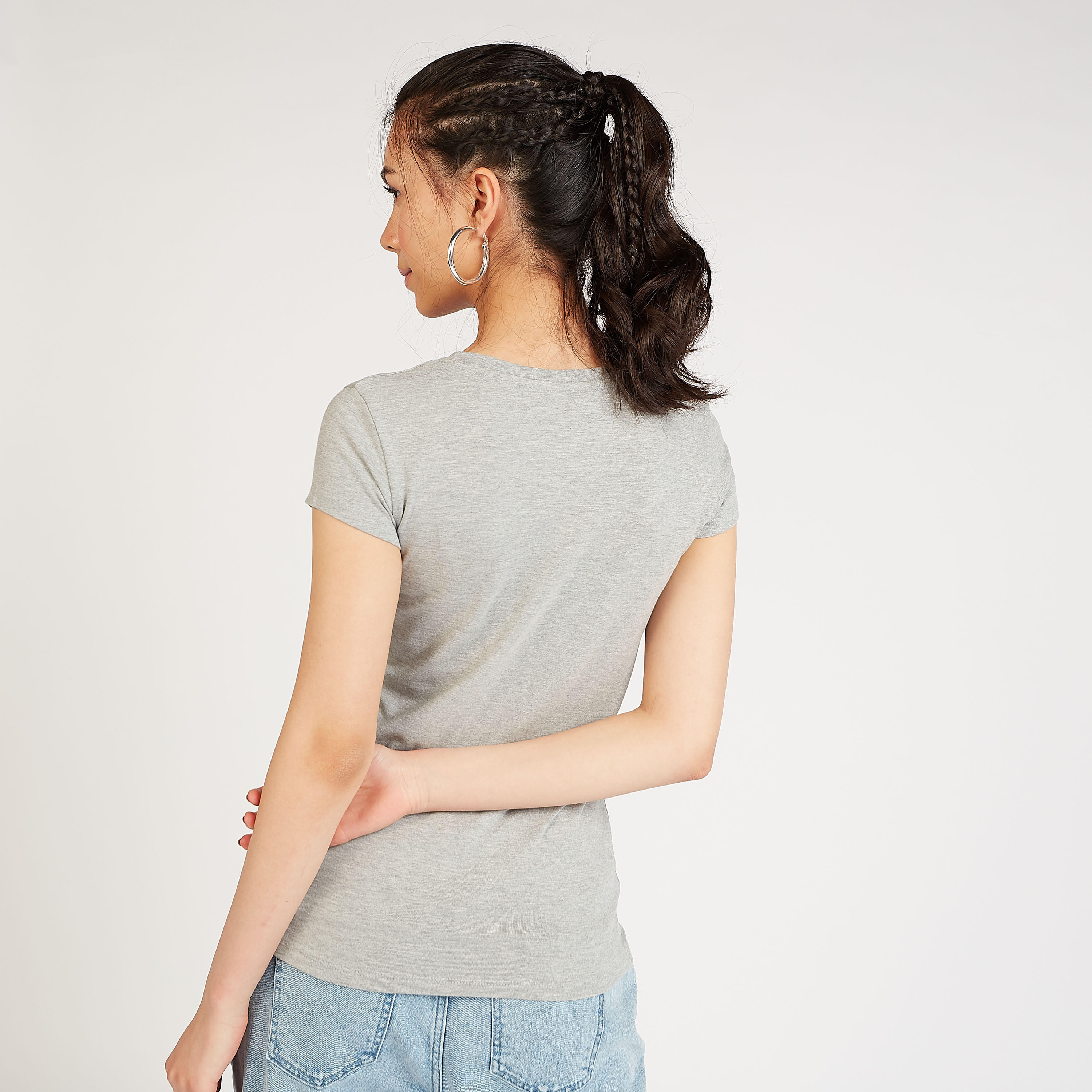 تيشيرت سكيني فيت بياقة مستديرة وأكمام كاب وطبعات مارفل جرافيك-women-clothing-tshirts-image-4