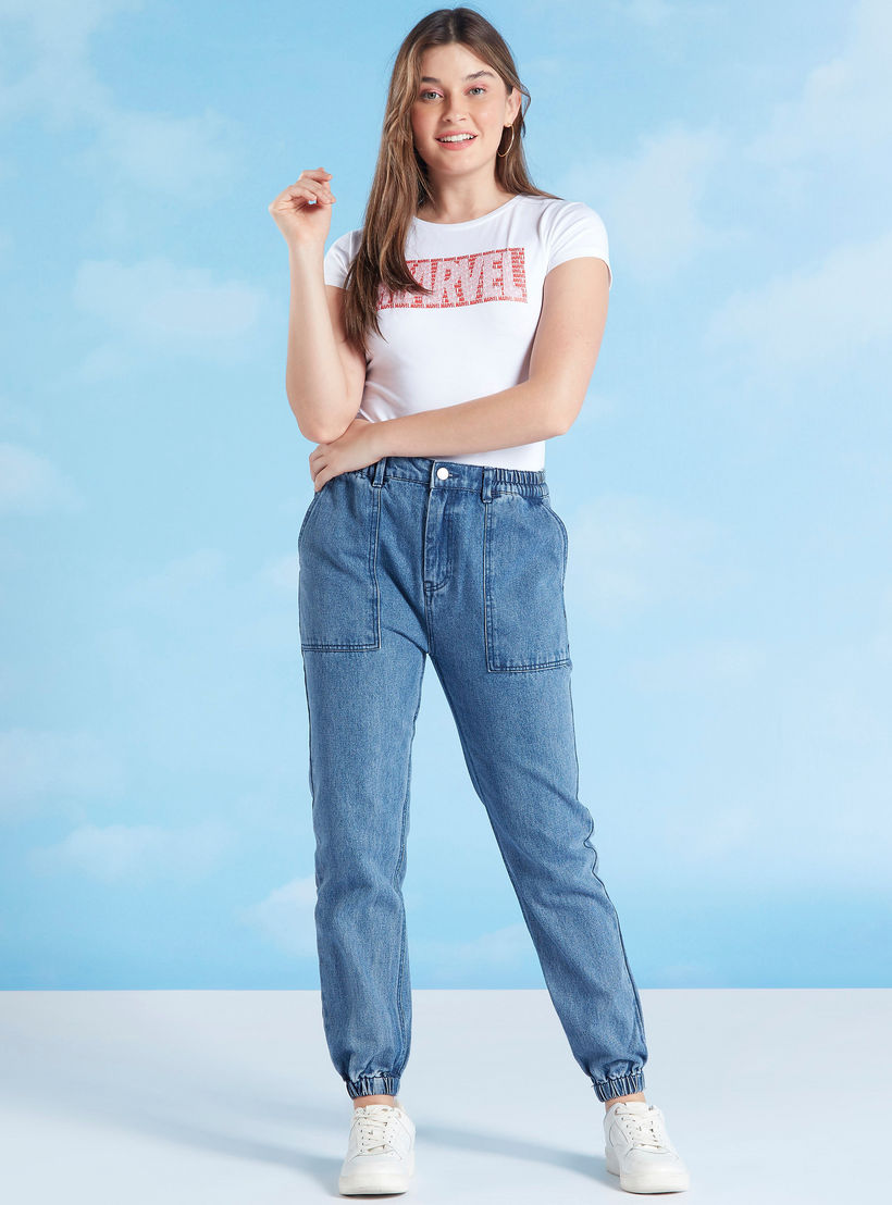 تيشيرت بأكمام كاب وقصة سكيني وطبعات مارفل-women-clothing-tshirts-image-3