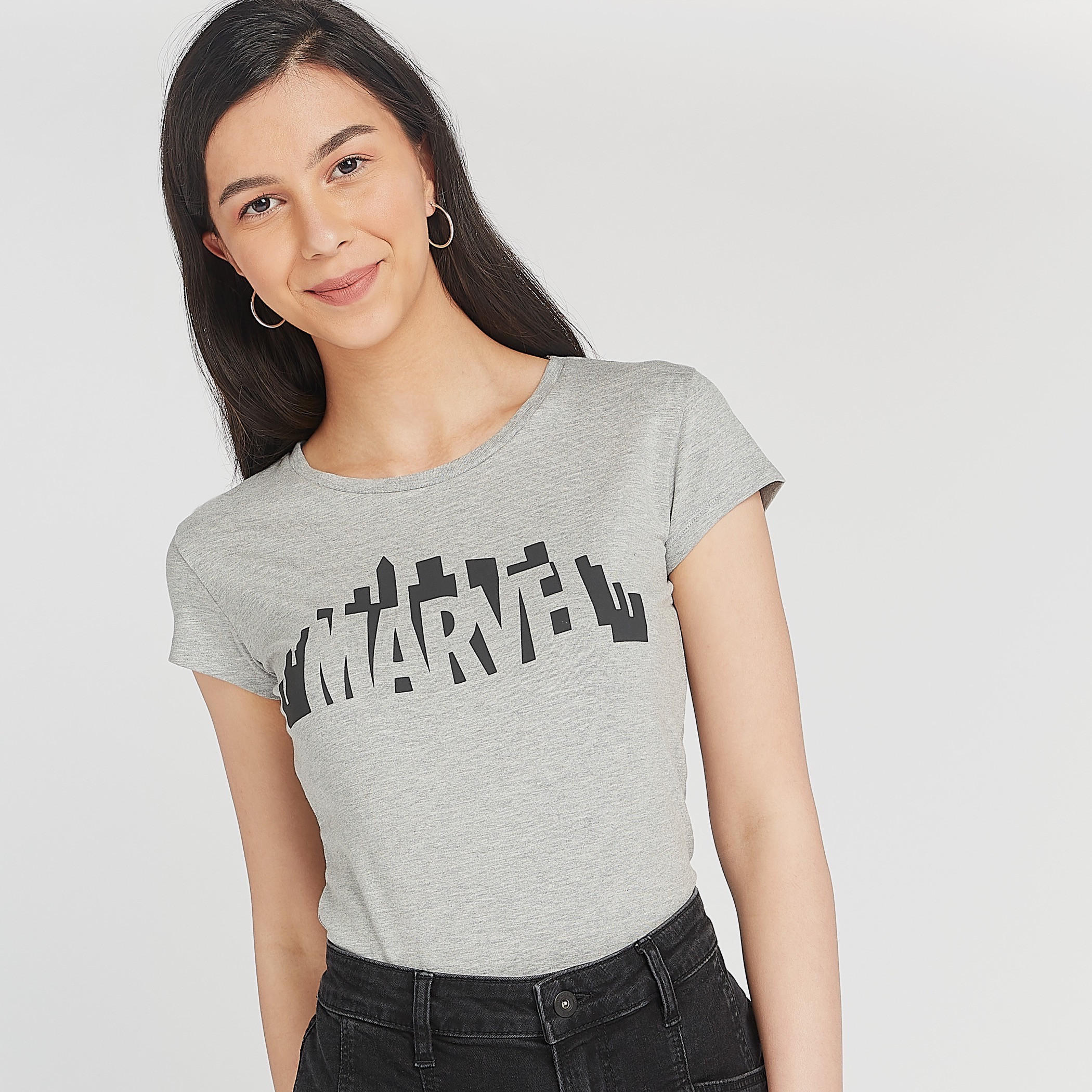 تيشيرت سكيني بأكمام كاب و طبعات مارفل جرافيك-women-clothing-tshirts-image-1