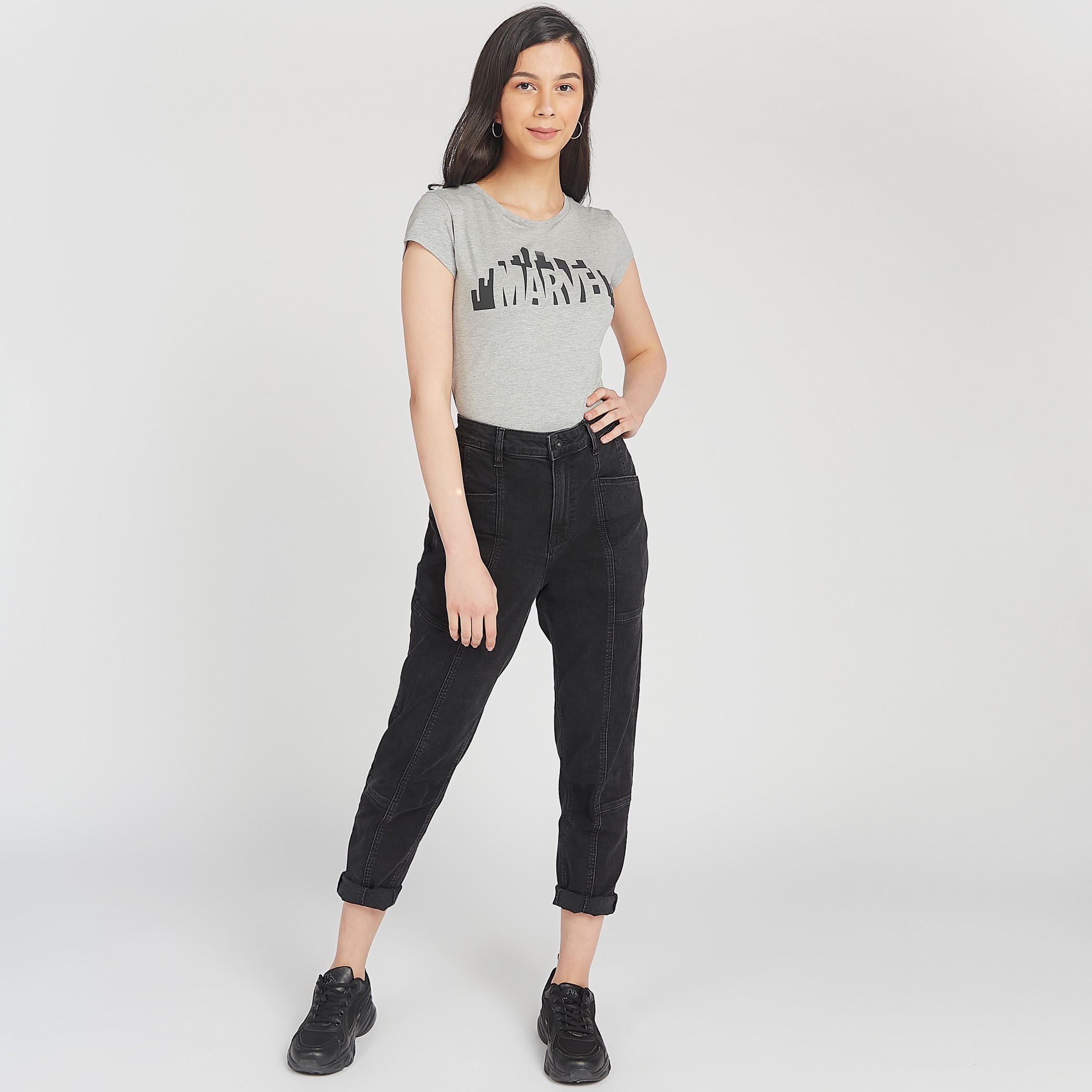 تيشيرت سكيني بأكمام كاب و طبعات مارفل جرافيك-women-clothing-tshirts-image-2