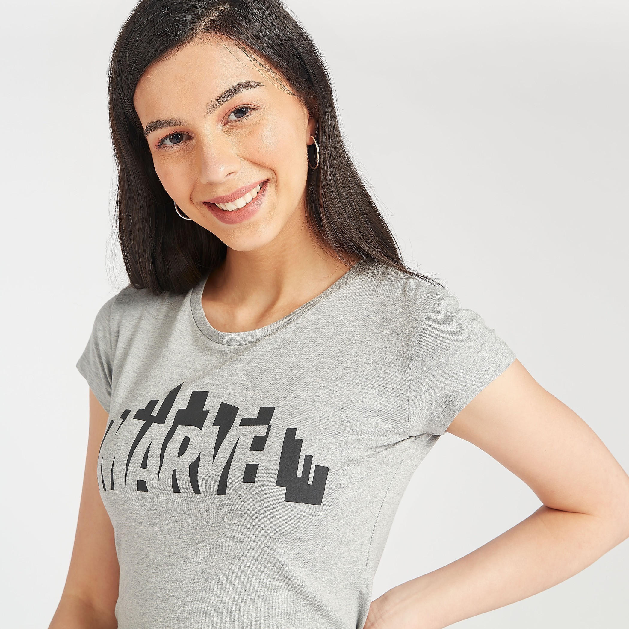 تيشيرت سكيني بأكمام كاب و طبعات مارفل جرافيك-women-clothing-tshirts-image-3