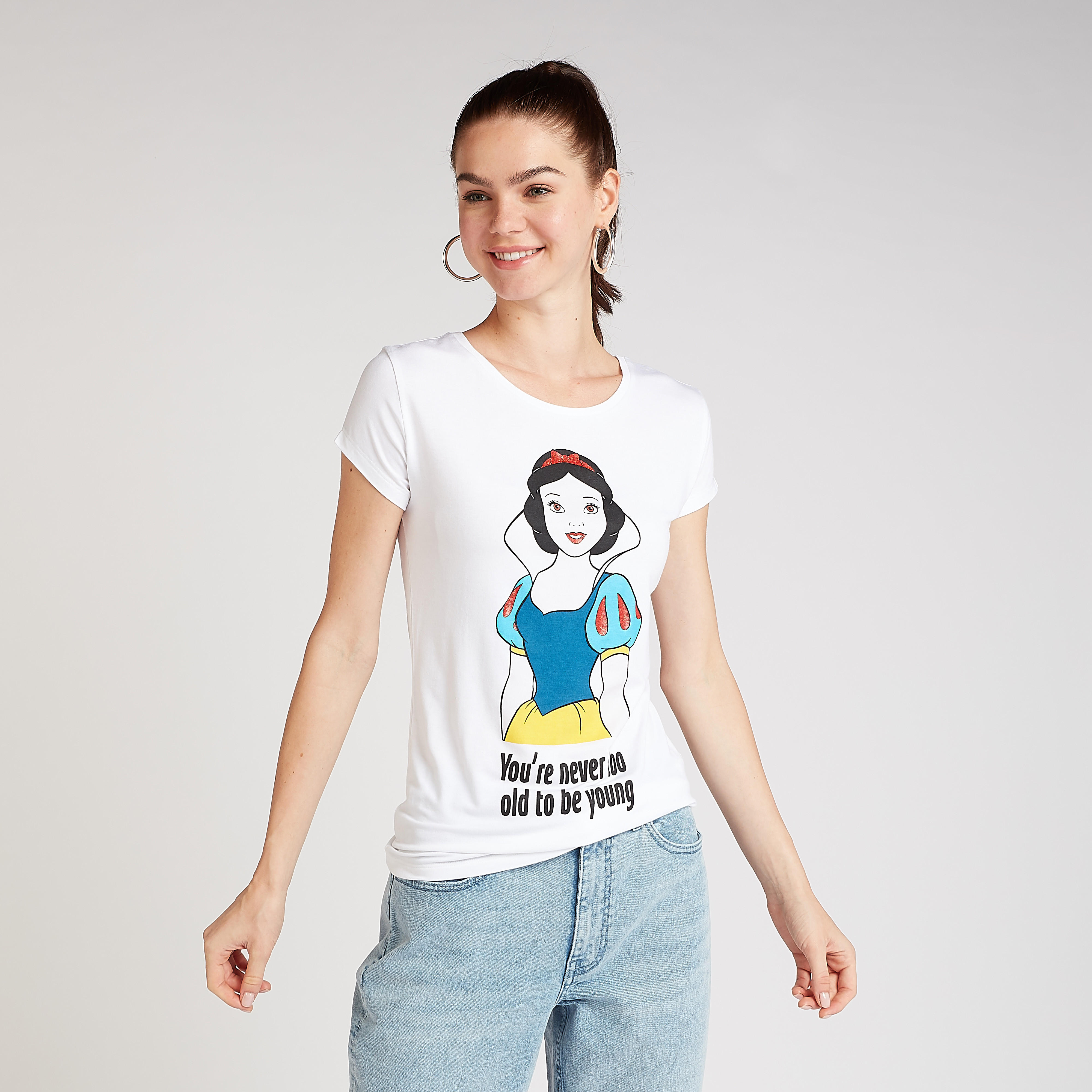 تيشيرت بياقة مستديرة وأكمام كاب وطبعات سنووايت-women-clothing-tshirts-image-1